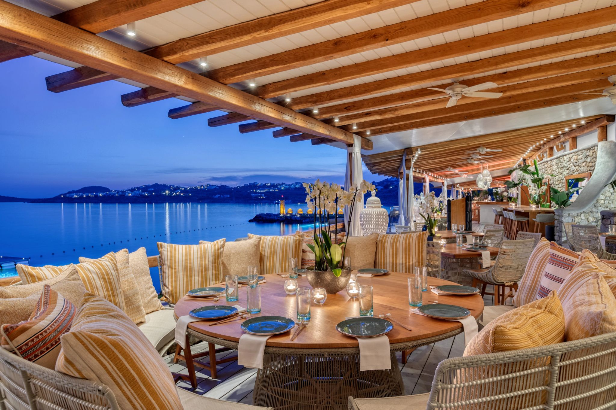 Buddha Bar Beach Mykonos bar vista mar - bar moderno - vida noturna