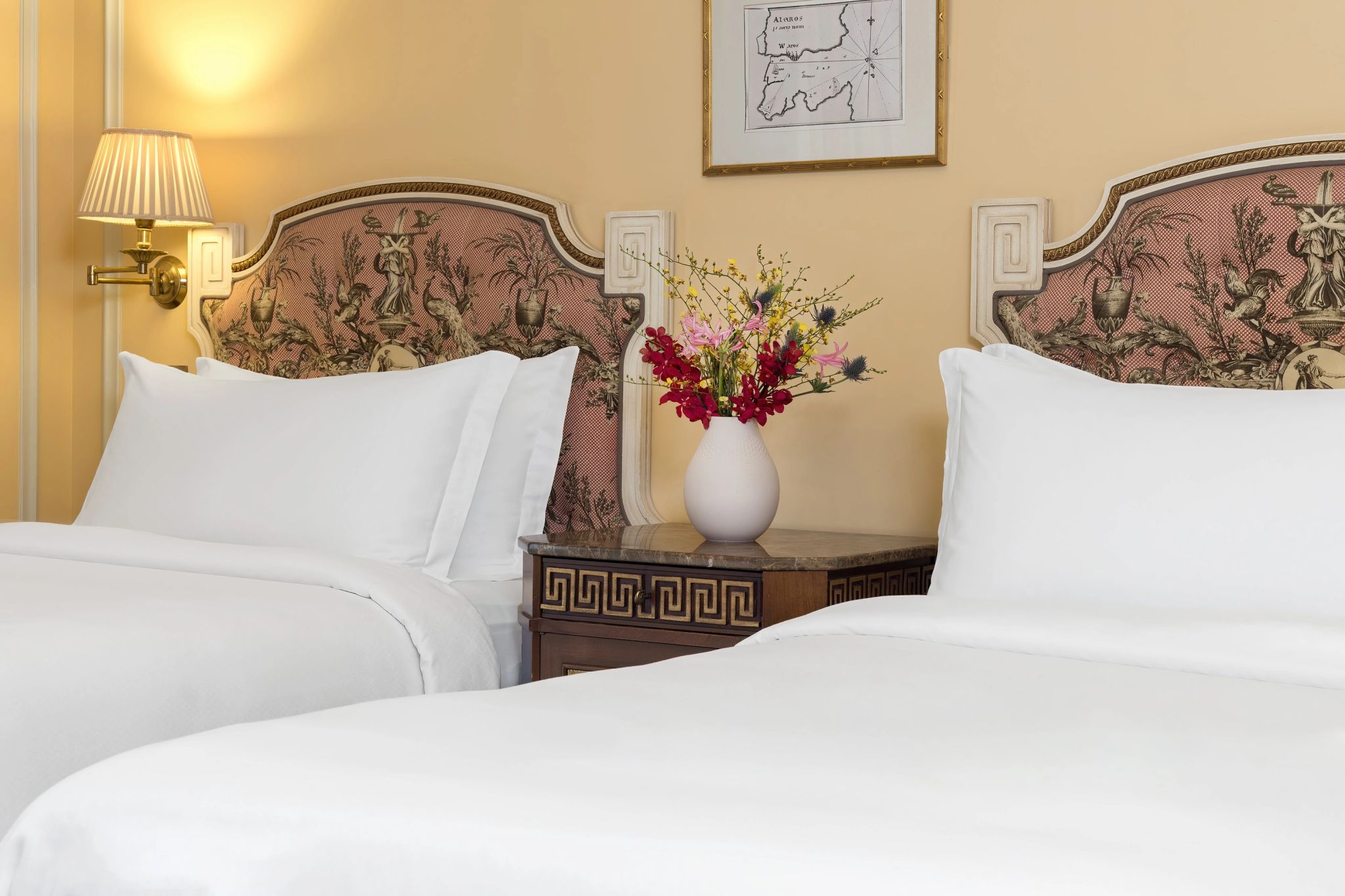 Deluxe Twin City View quarto com duas camas - camas twin - quarto duplo