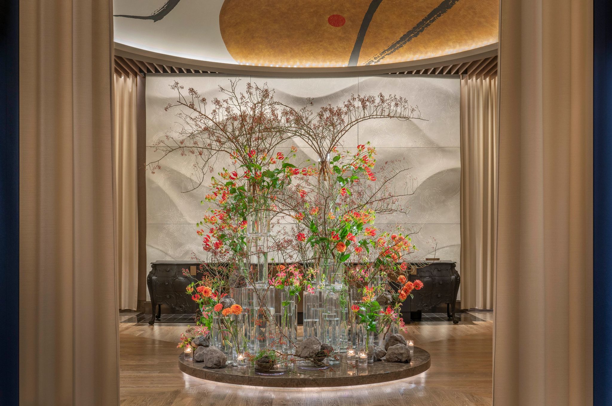 Lobby arranjo de flores - lobby do hotel - areas comuns hotel