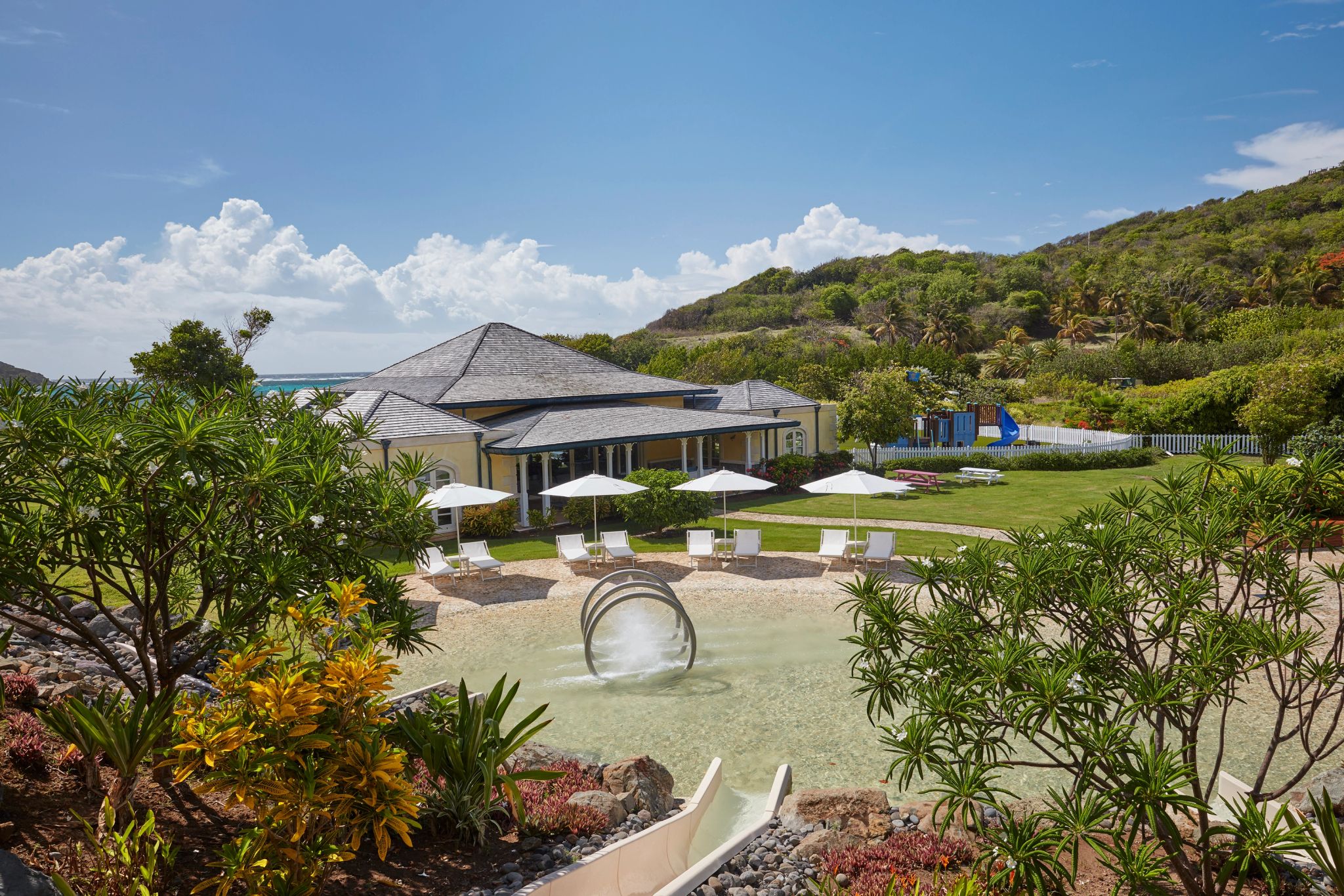 sala de jogos colorida - brinquedos educativos - espaco kids