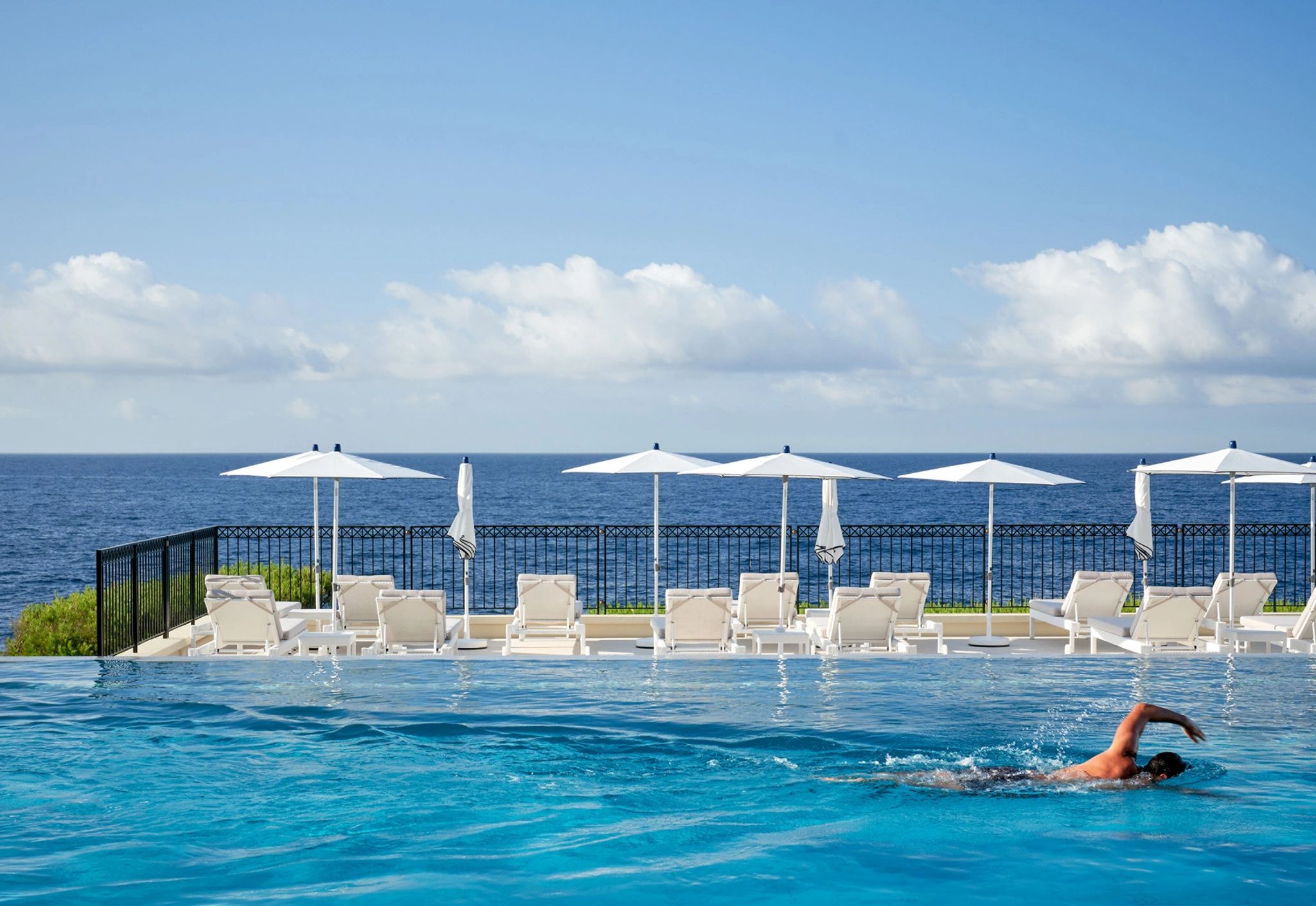 Club Dauphin restaurante vista mar – piscina infinita – piscina externa
