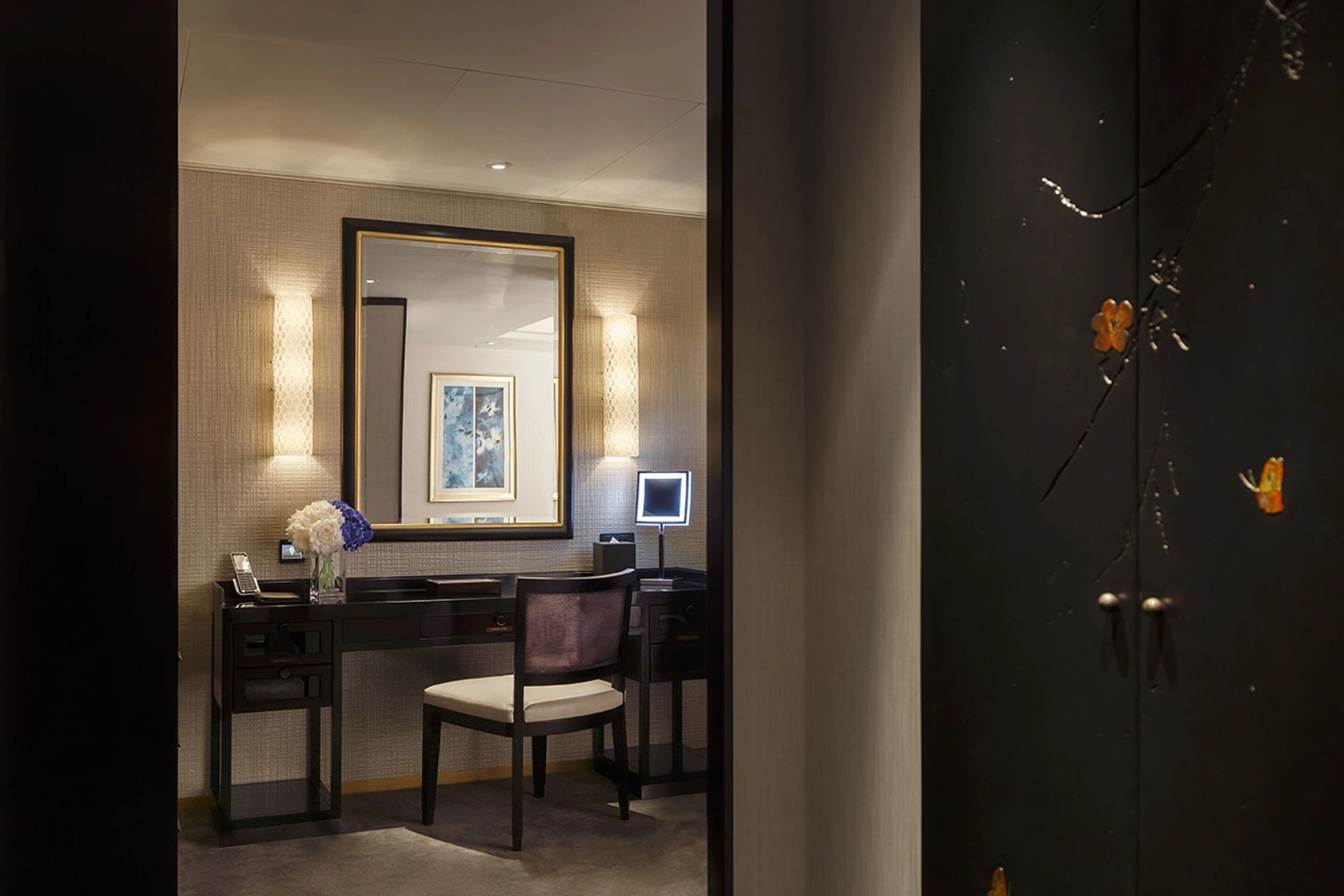 mesa de trabalho – suite de luxo – suite bem-estar