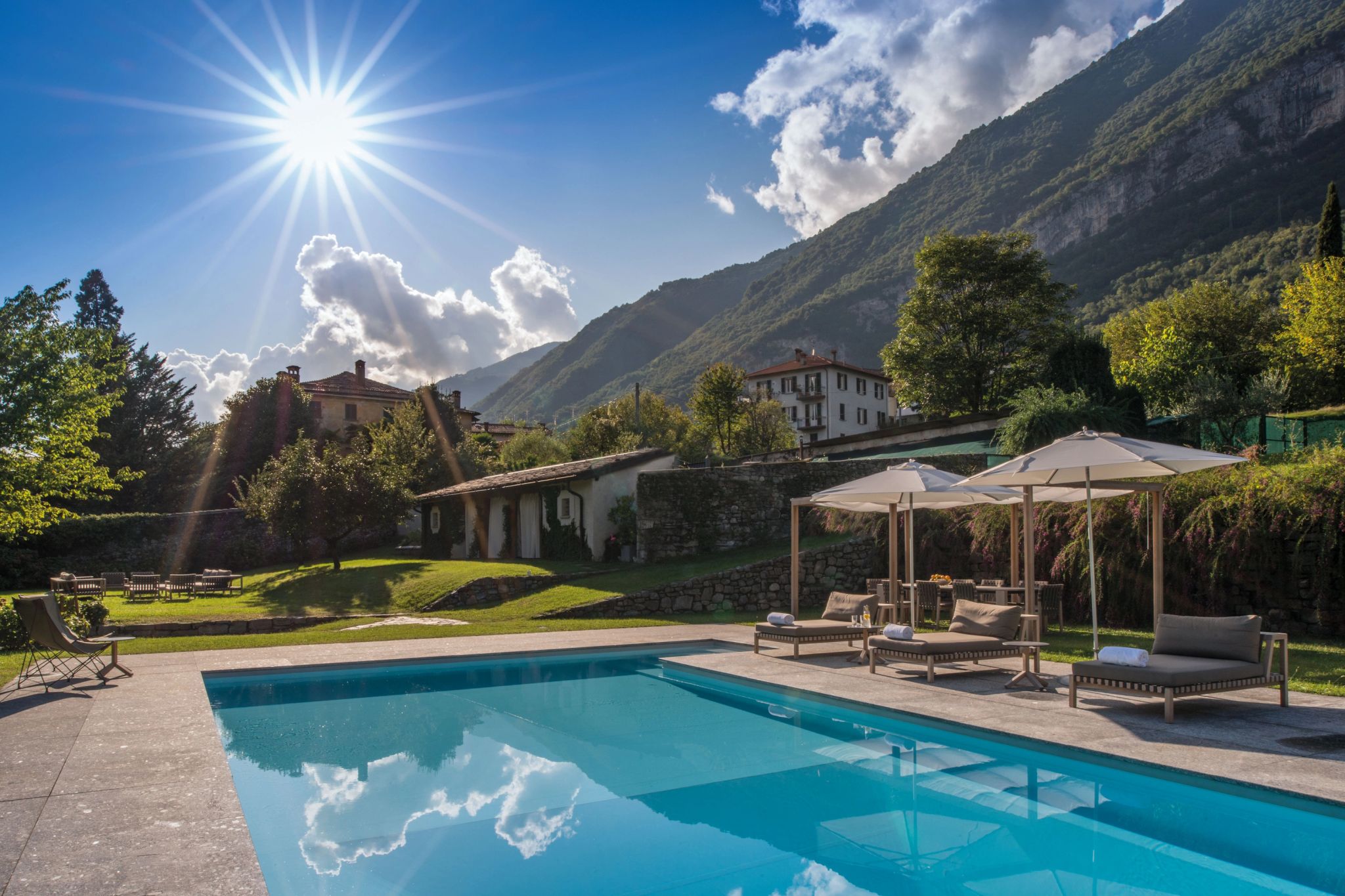 piscina da vila - natureza - arquitetura italiana