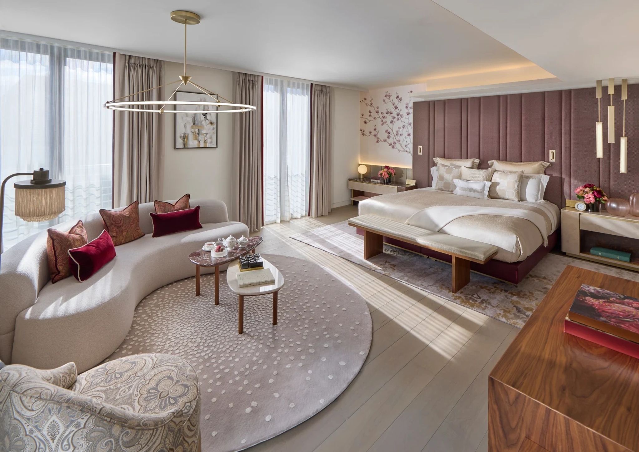 suite-dois-quartos - cama king-size - sala-estar-luxo