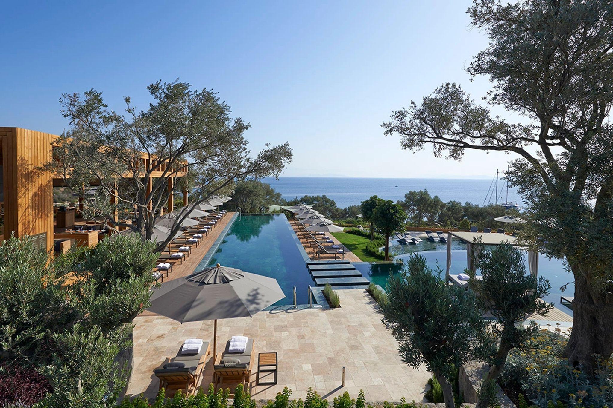 Piscina principal piscina externa - banho de sol - hotel vista mar