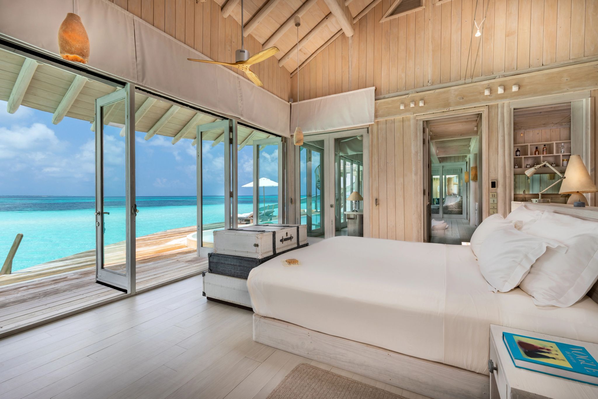 Two Bedroom Water Retreat Slide   quarto vista mar - quarto moderno - decoraçao moderna