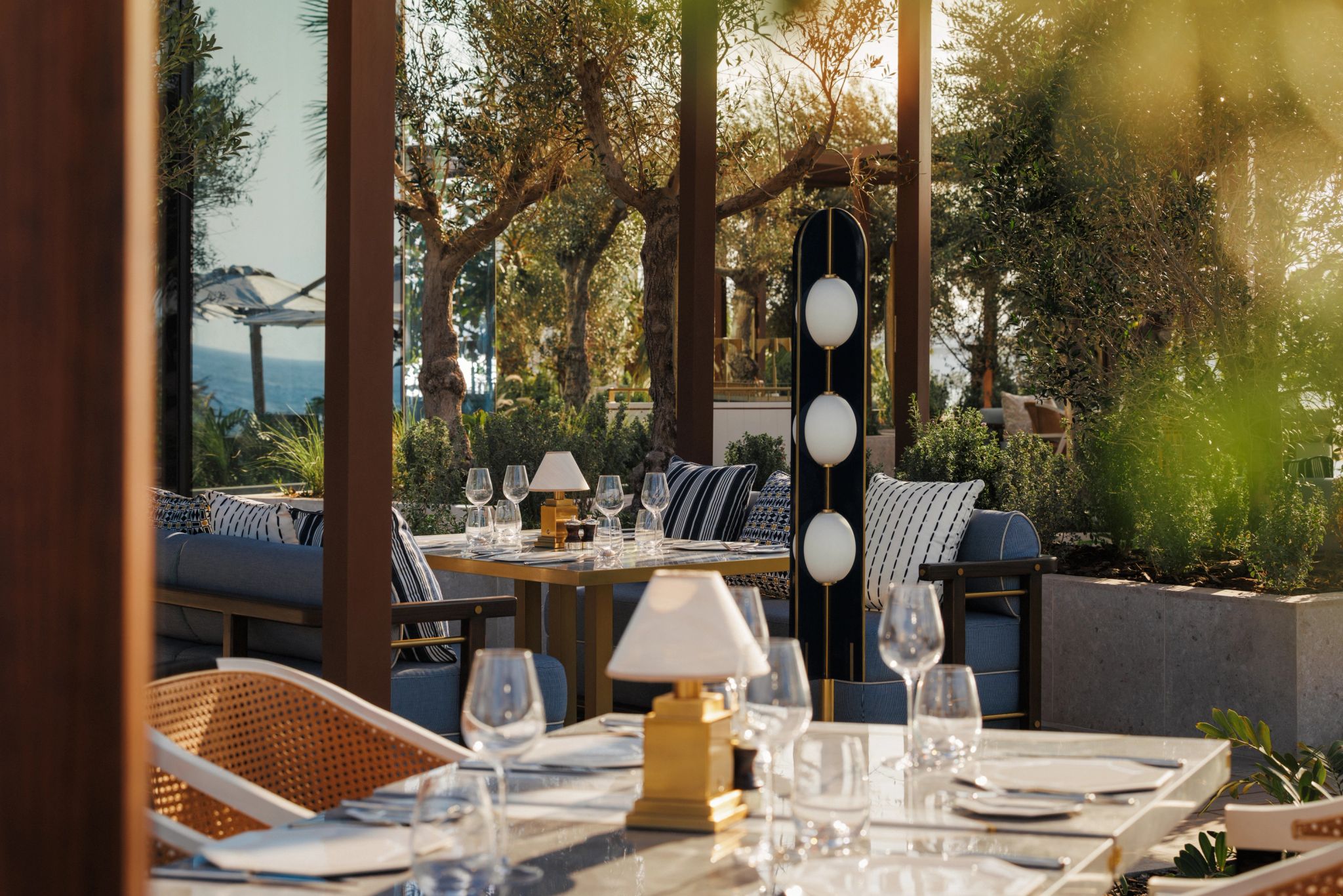 exterior restaurante dubai - culinaria francesa - hotel gastronomia luxo