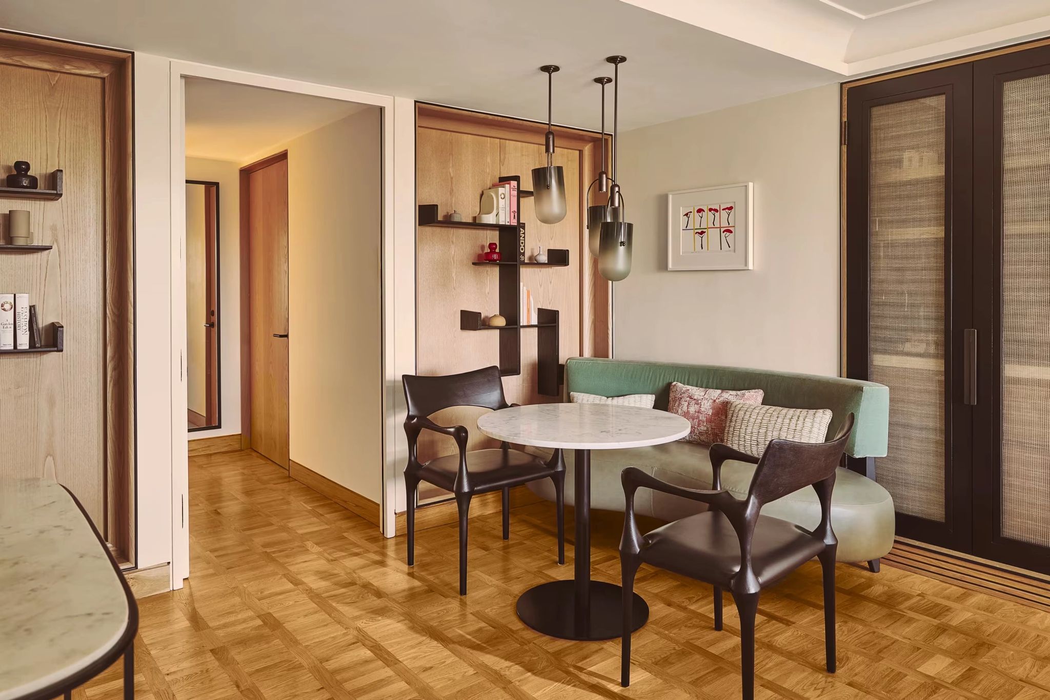 Two Bedroom Park Suite sala de estar - mesa de jantar - janelas chao teto