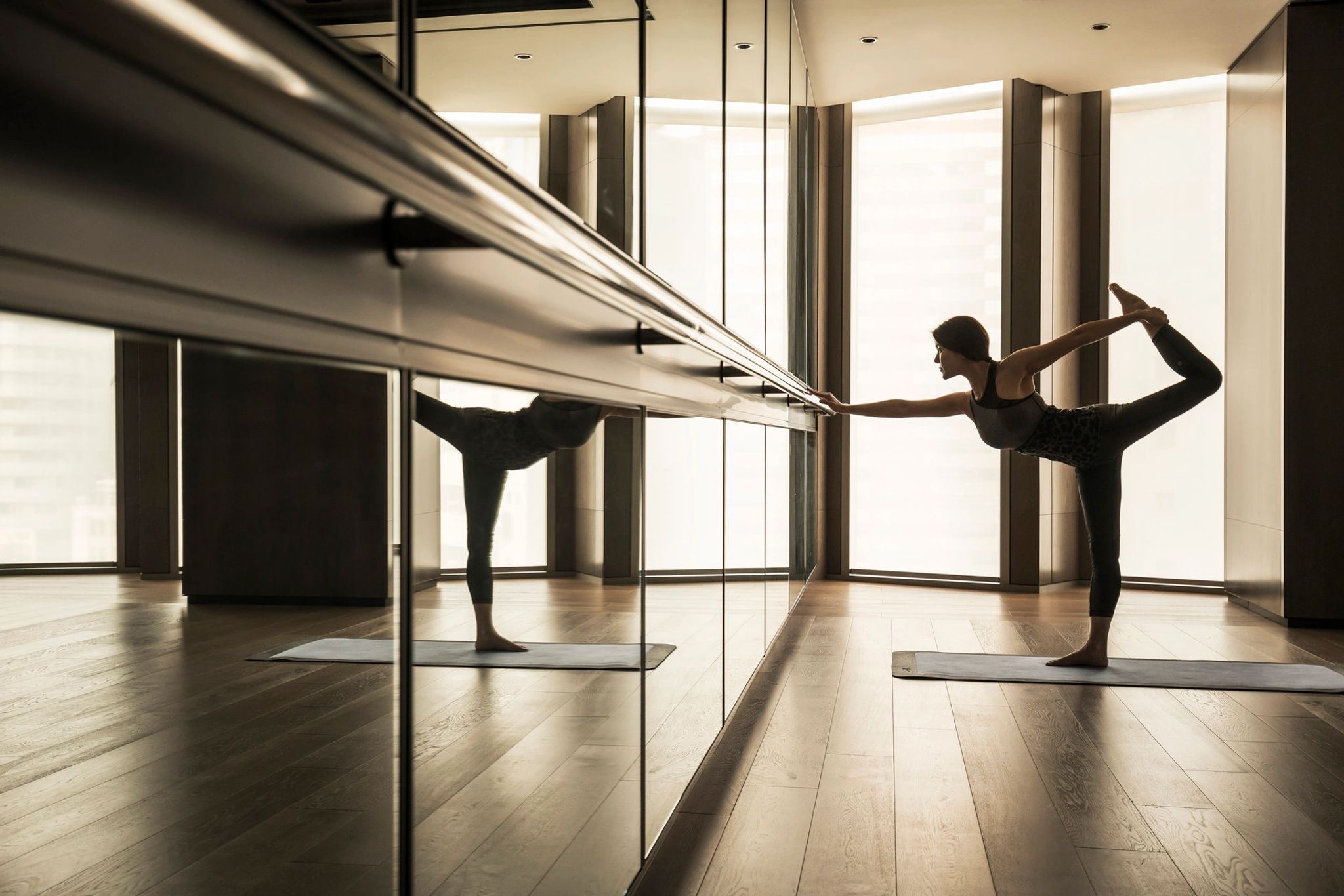 Atividades de lazer aula de yoga - vida saudavel - exercicio fisico - aula fitness