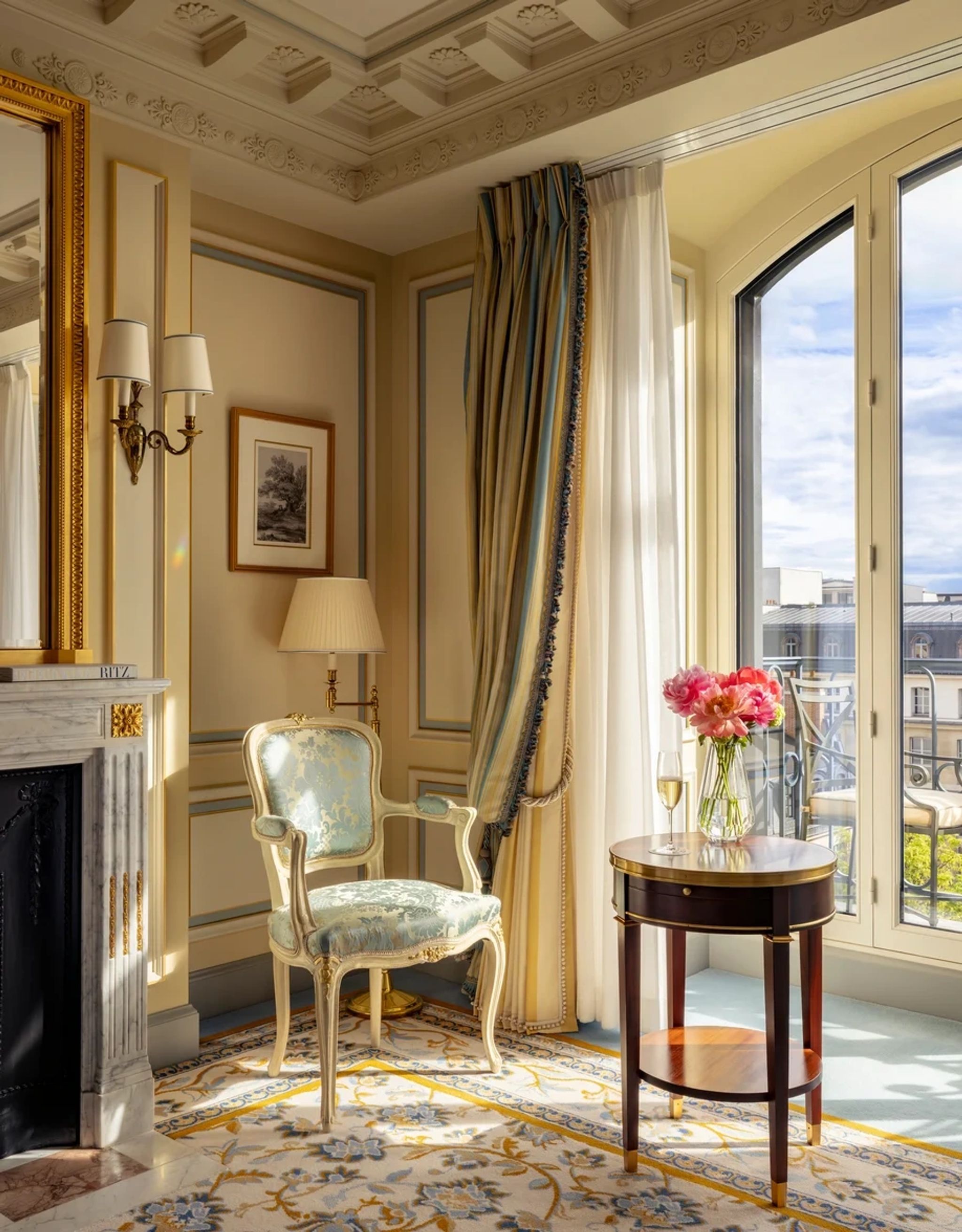 Executive Suite suite luxuosa franca - apartamento parisiense luxo - tecidos seda luxo