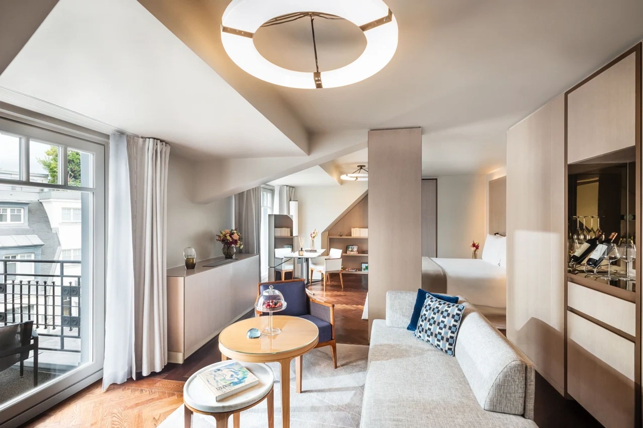 Suite L'Atelier sala de estar - sala vista paris - suite vista paris