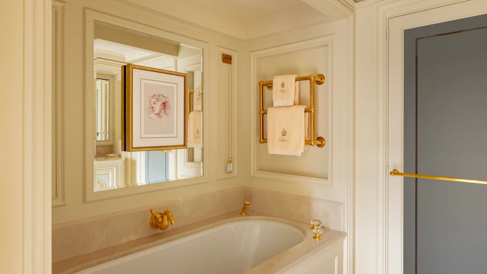Executive Junior Suite banheiro estilo classico - acessorios banho luxo - suite premium banheiro