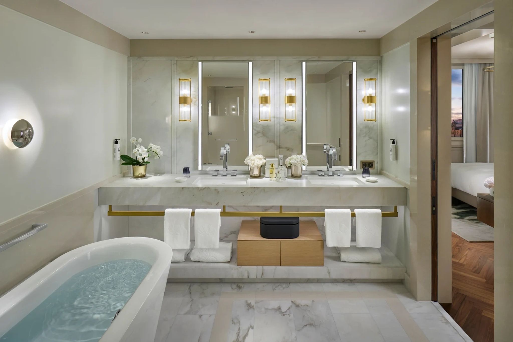 Two bedroom Penthouse Suite banheiro-marmore - banheira-imersao - lavabo-suite