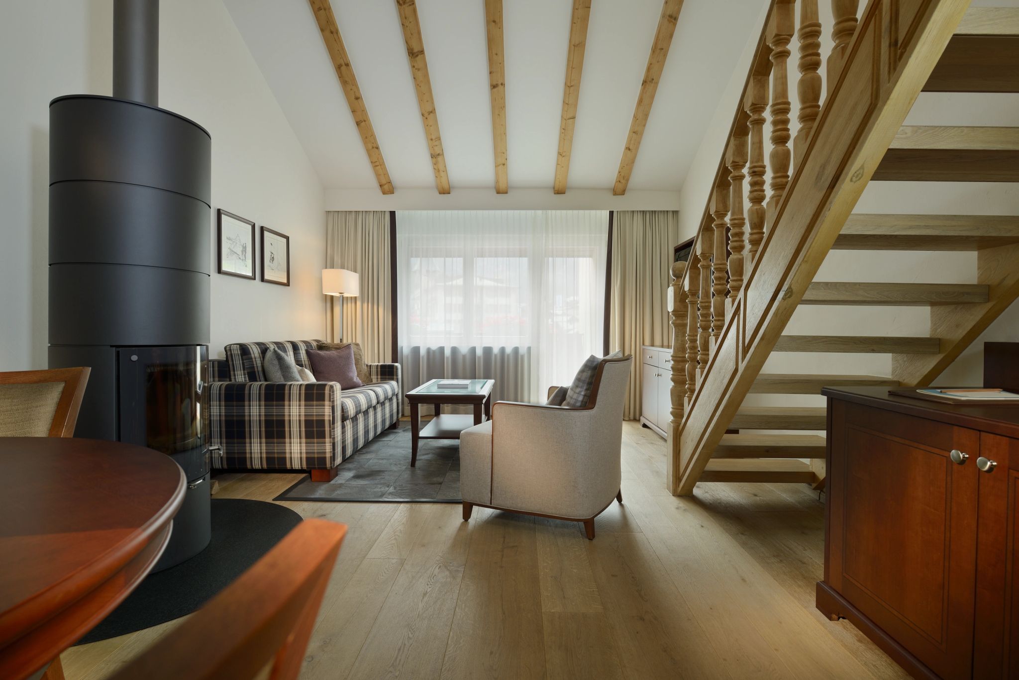 Alpine Suite Matterhorn suite do hotel - sala de estar lareira