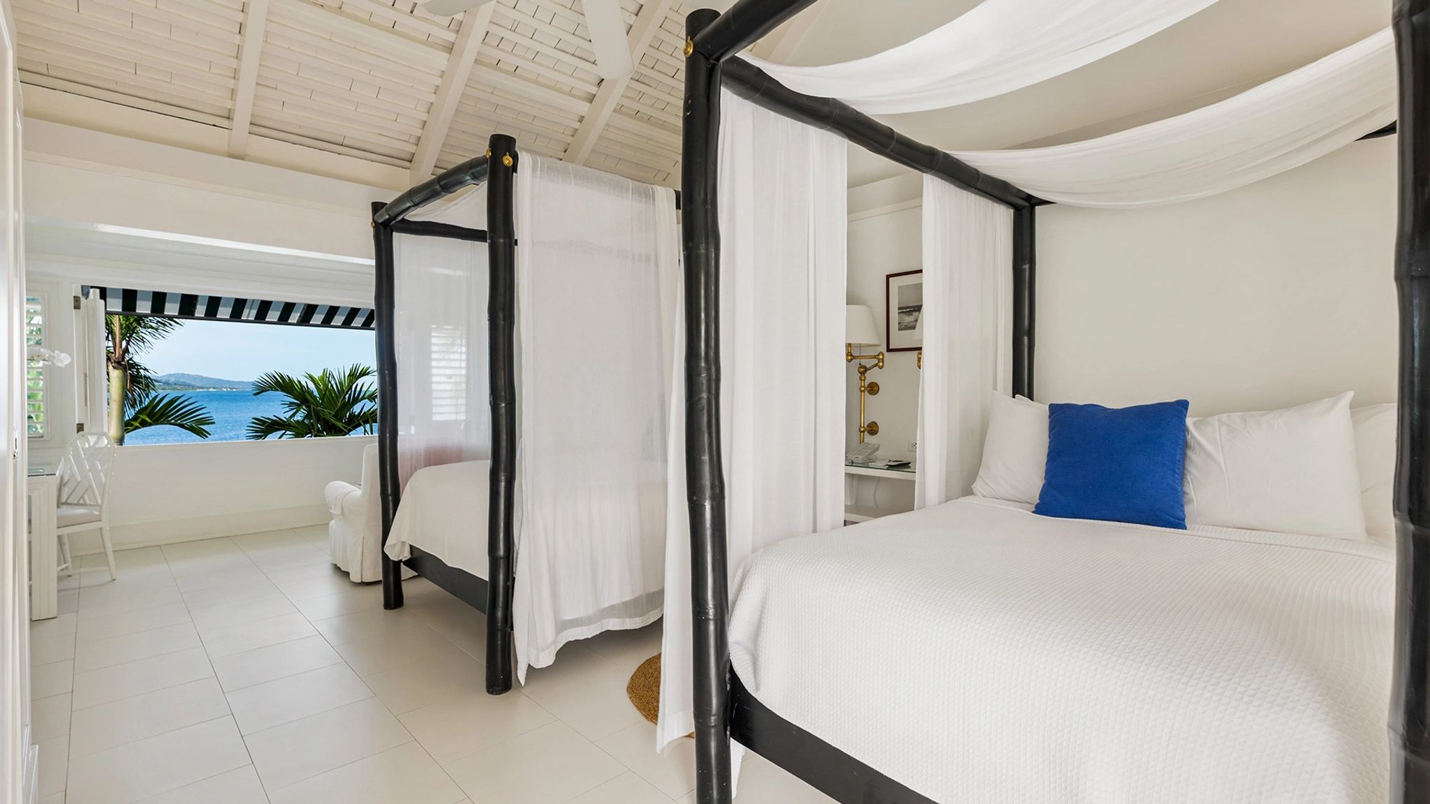 Premium Ocean View Double  quarto vista mar - quarto com duas camas - cama de dossel