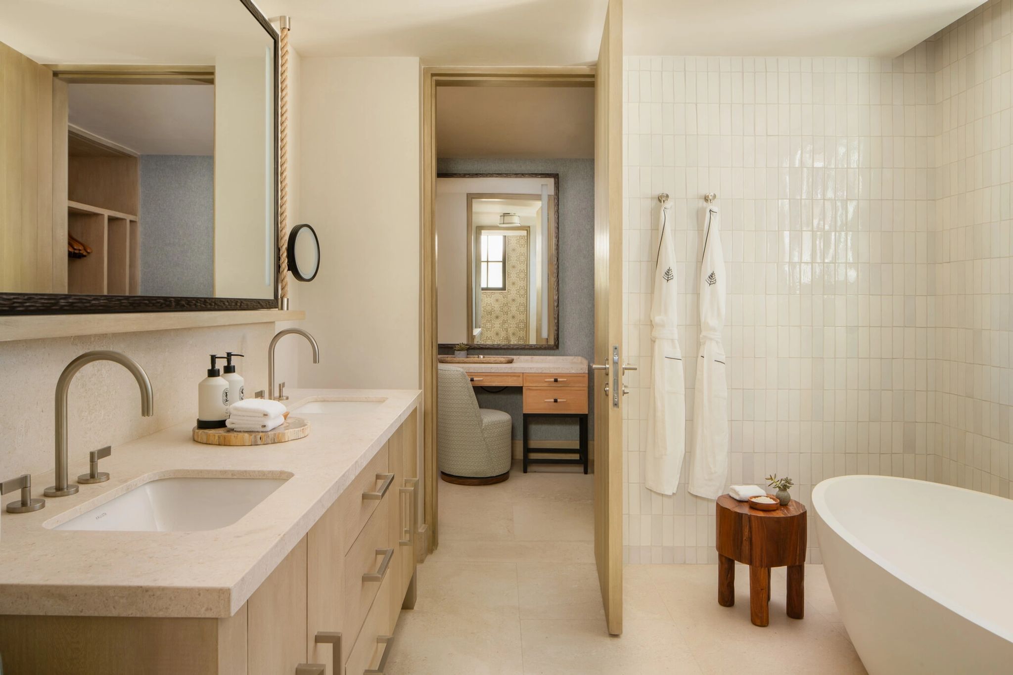 Oceanfront Five Bedroom Residence Pool casa com banheira - banheira de imersao - banho premium