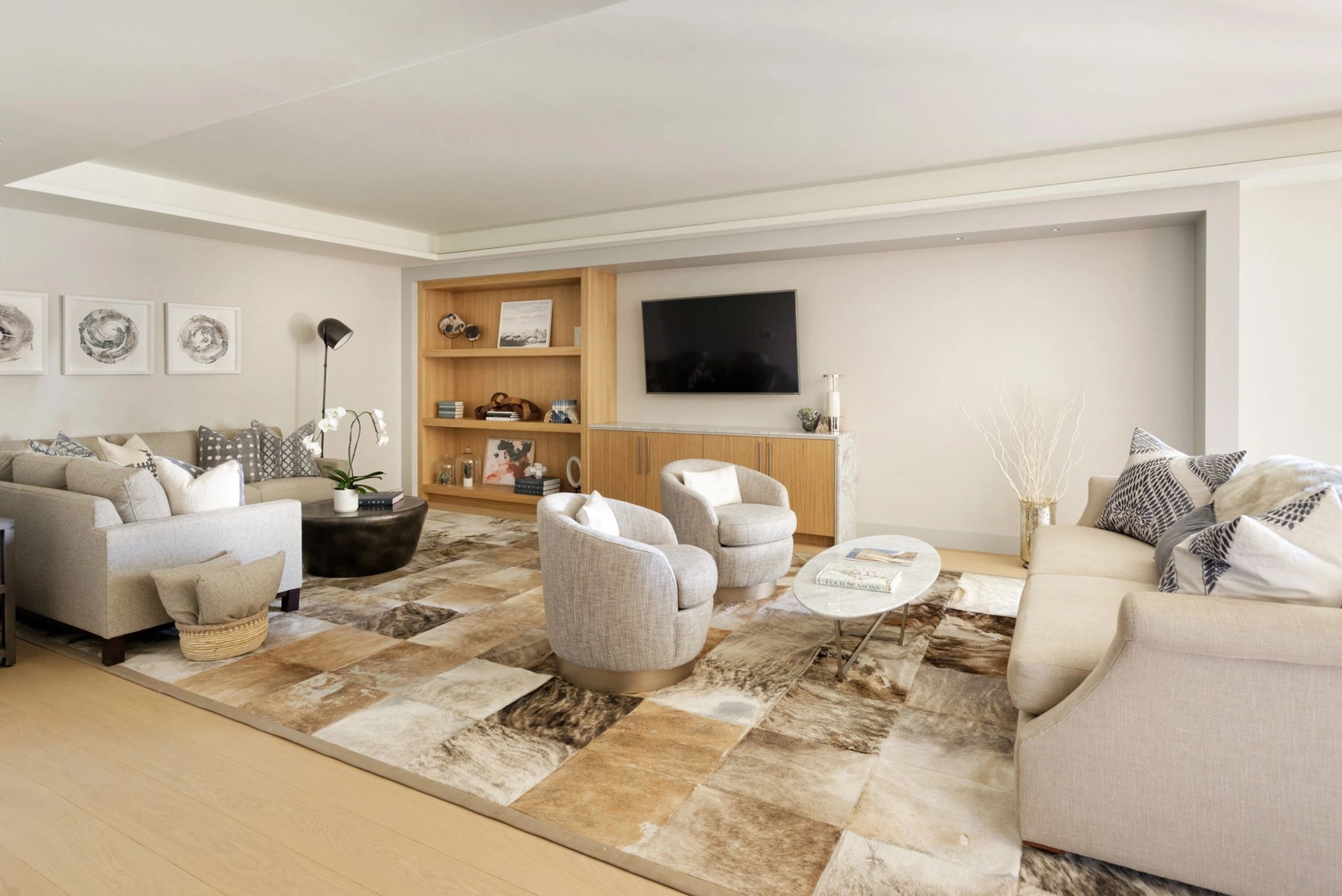 Prima Theee Bedroom Residence sala de estar - sala de tv - sala chique - sala moderna