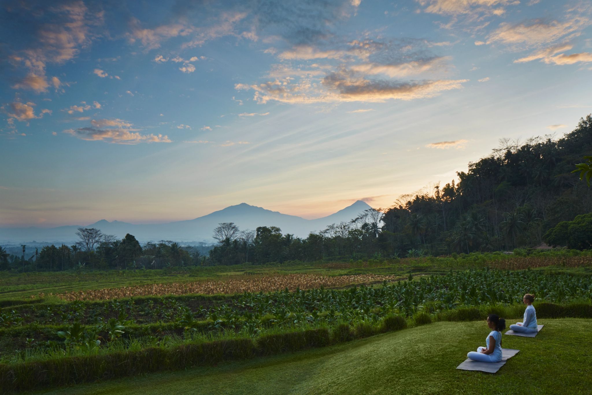 Yoga aula de yoga - amanjiwo resort - retiro de luxo