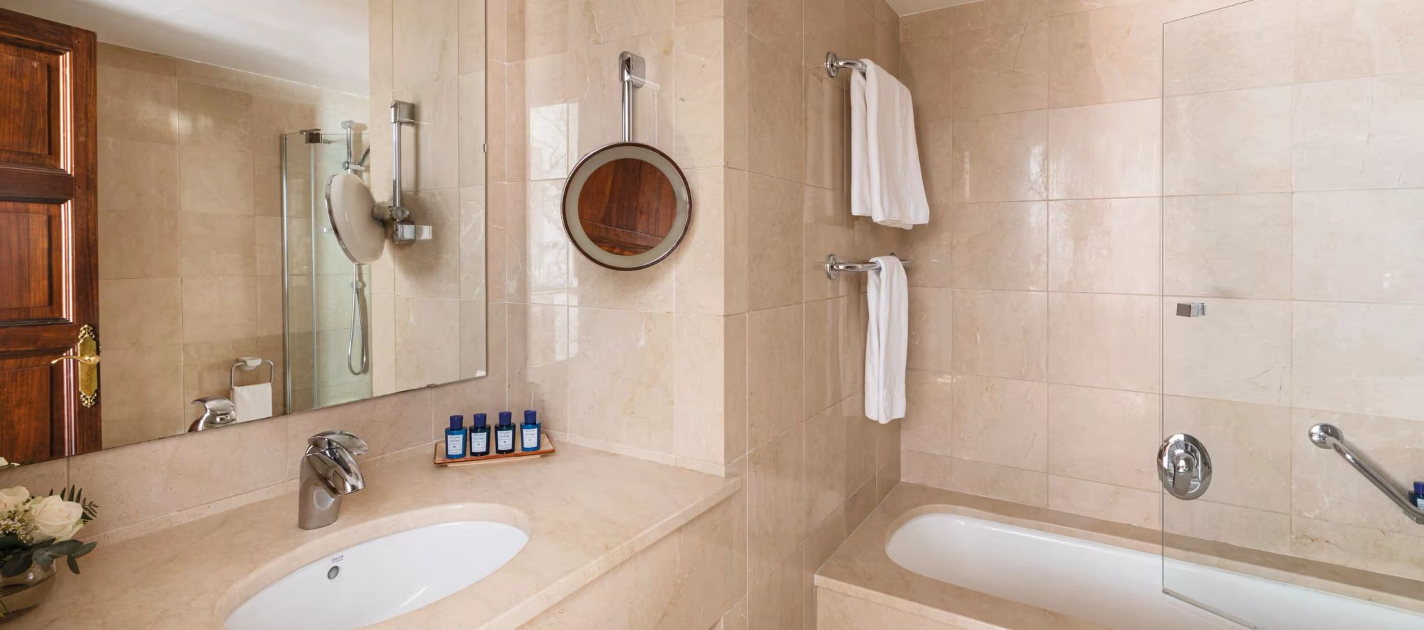 Classic Double suite dupla - banheiro vip - quarto vintage
