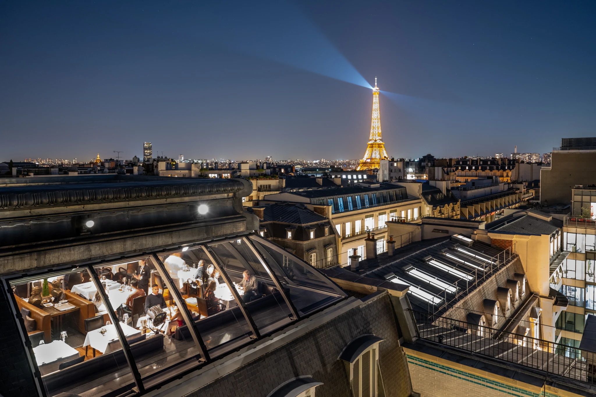 vista terraço peninsula paris - vista paris a noite