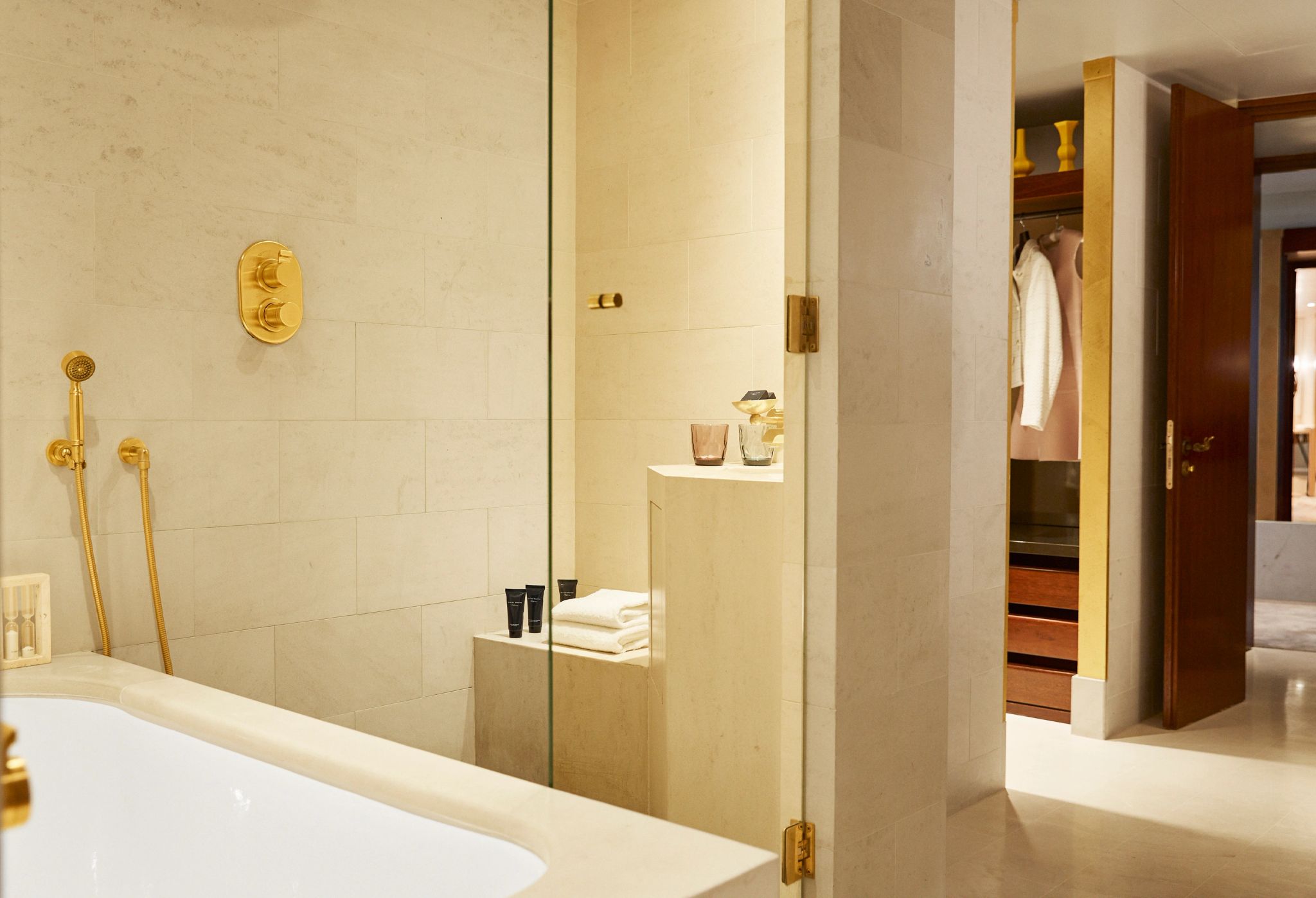 Ambassador Suite banheira de imersoa - banho premium - banho relaxante