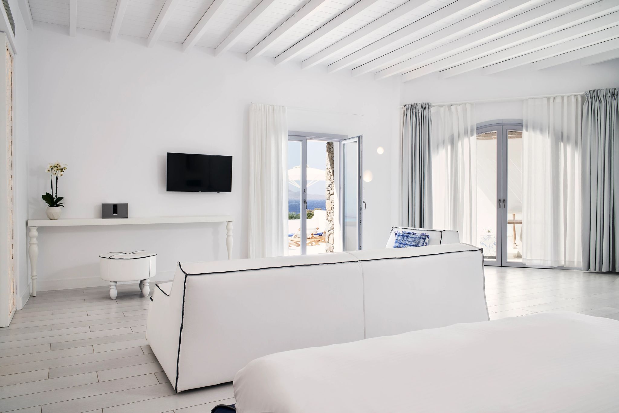 Katikies Suite Private Pool Sea View sala de tv - sala de estar - sala chique - suite ampla