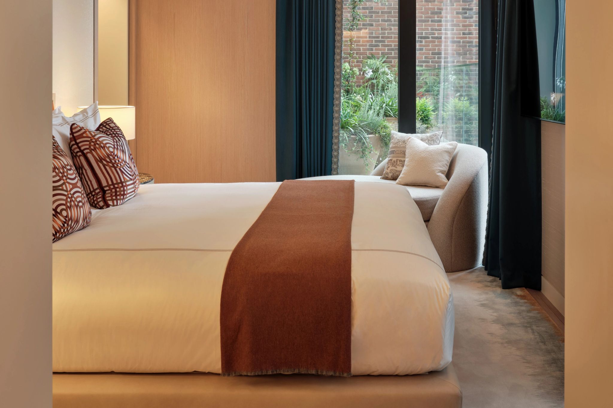 Two Bedroom Duplex Apartment cama king - quarto de hotel - decoraçao moderna - quarto casal