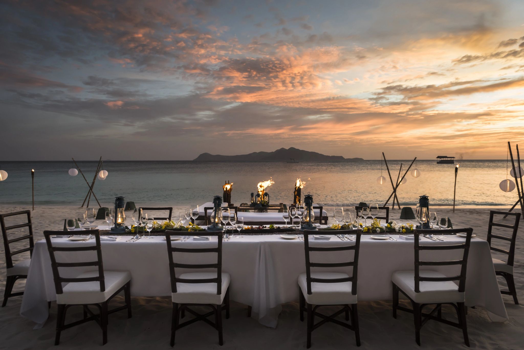 jantar em familia - jantar na praia - por do sol