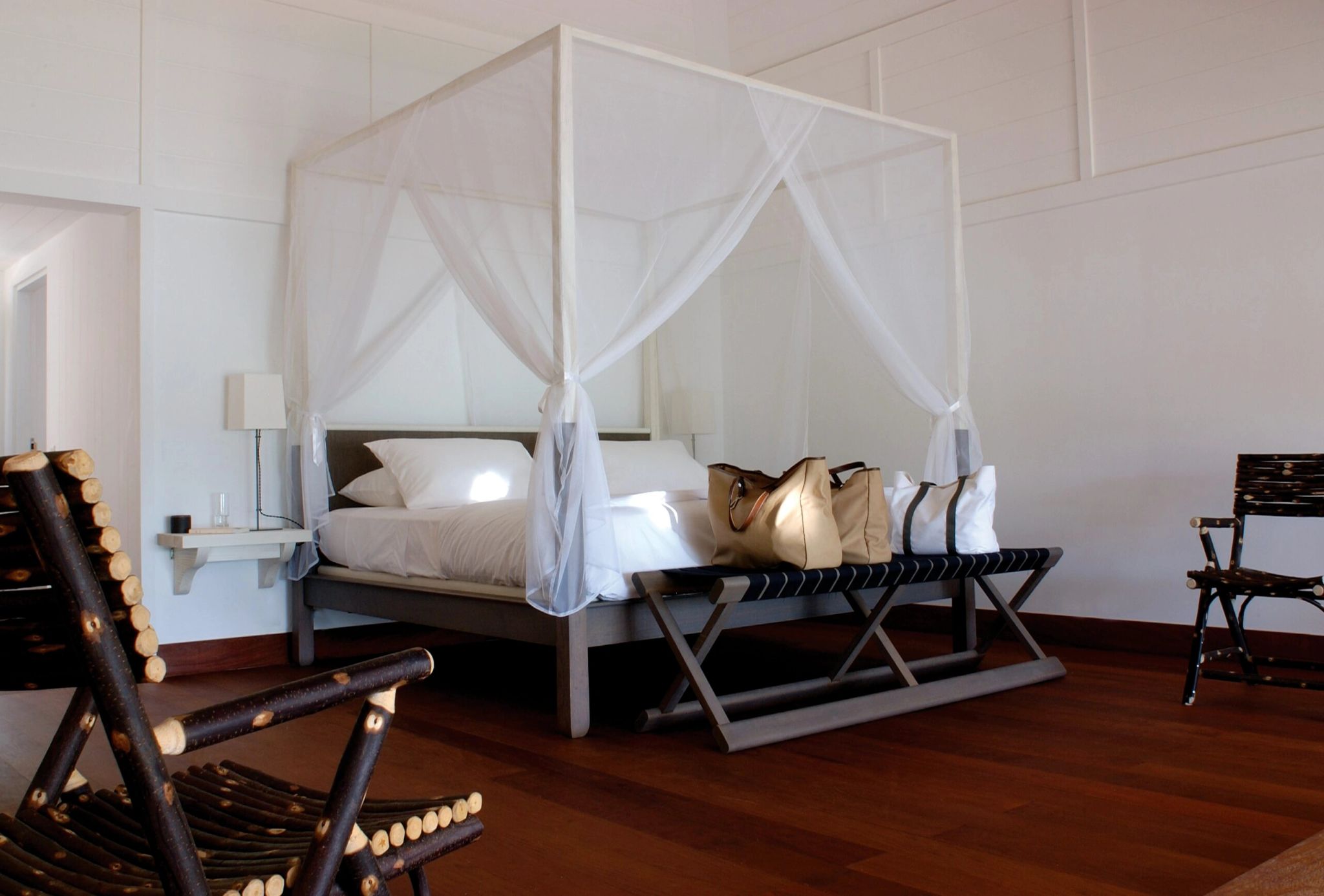 Grand Suite Plage suite casal – design clean – suite de luxo - cama de dossel - cama king - suite romantica