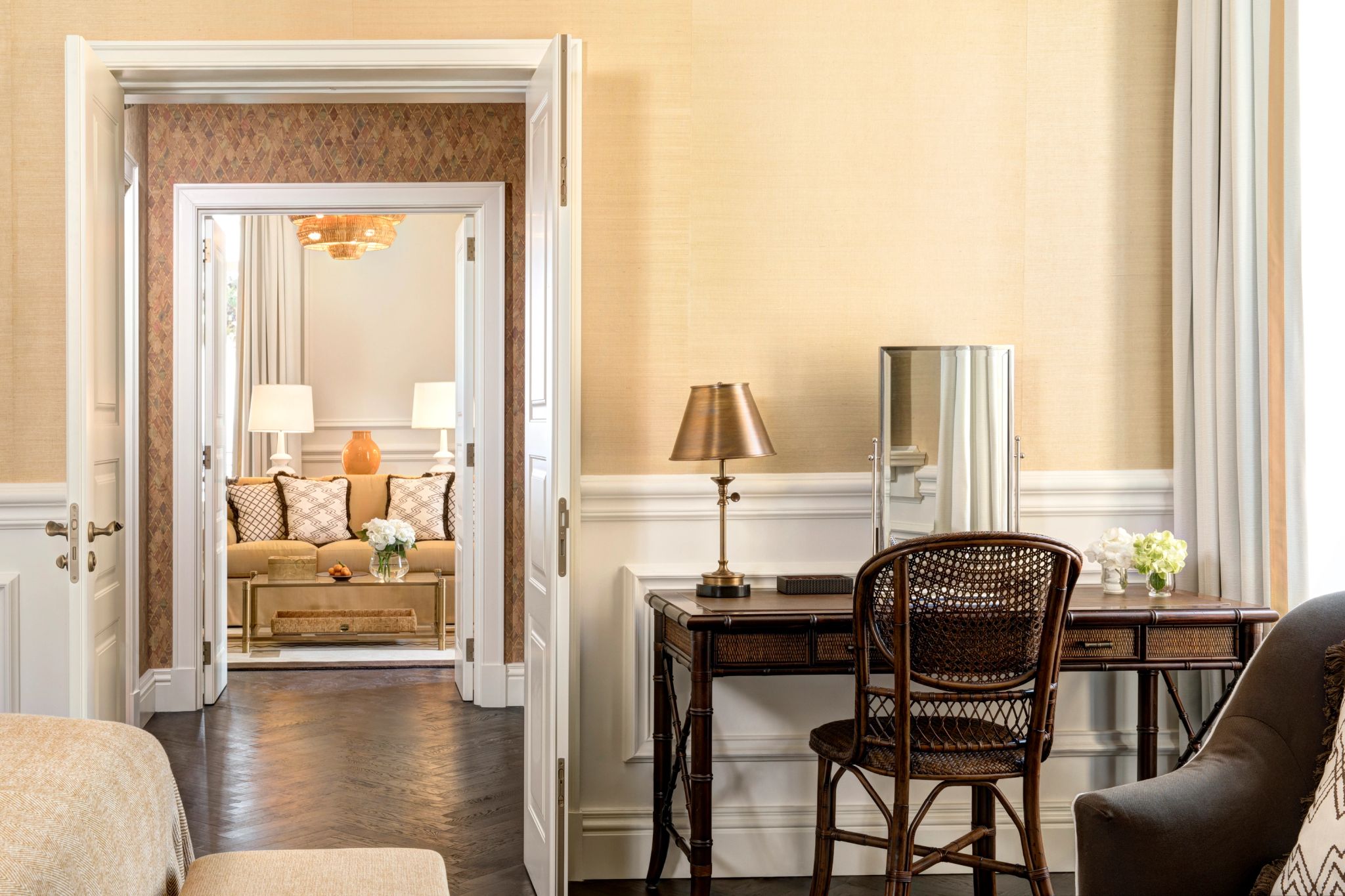 Tower Suite mesa de escritorio – suite 5 estrelas – design de luxo - suite espaçosa