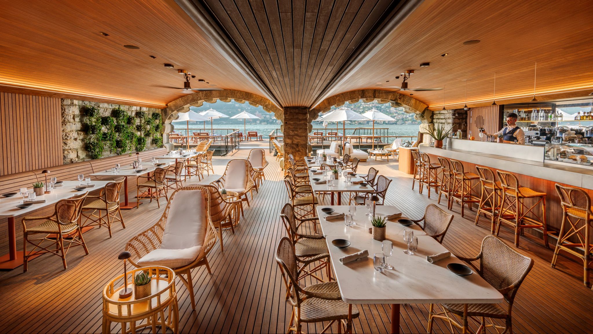 Café Nami refeiçoes leves – culinaria asiatica – restaurante vista piscina