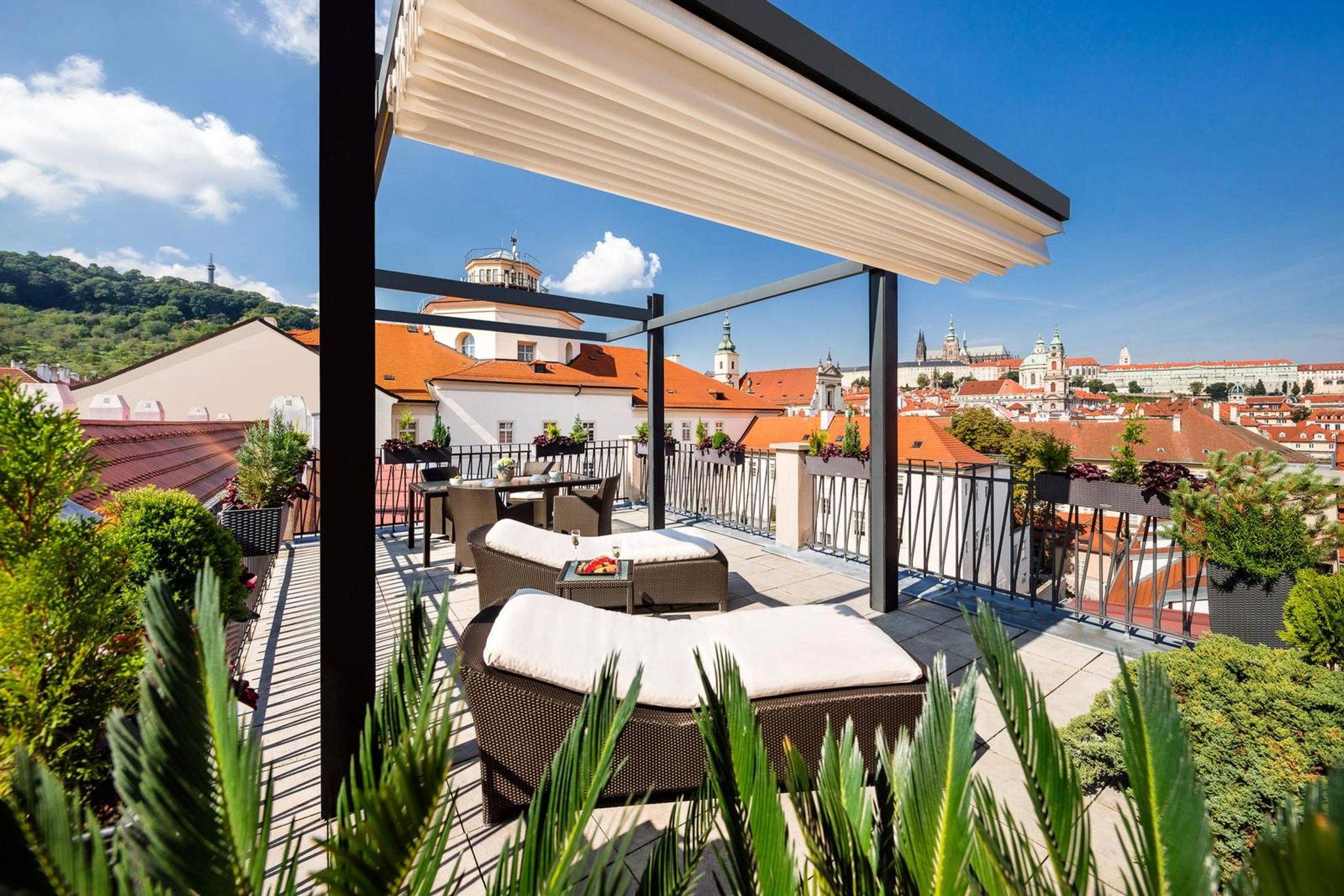 terraco privativo panoramico - vista castelo praga - suite torre