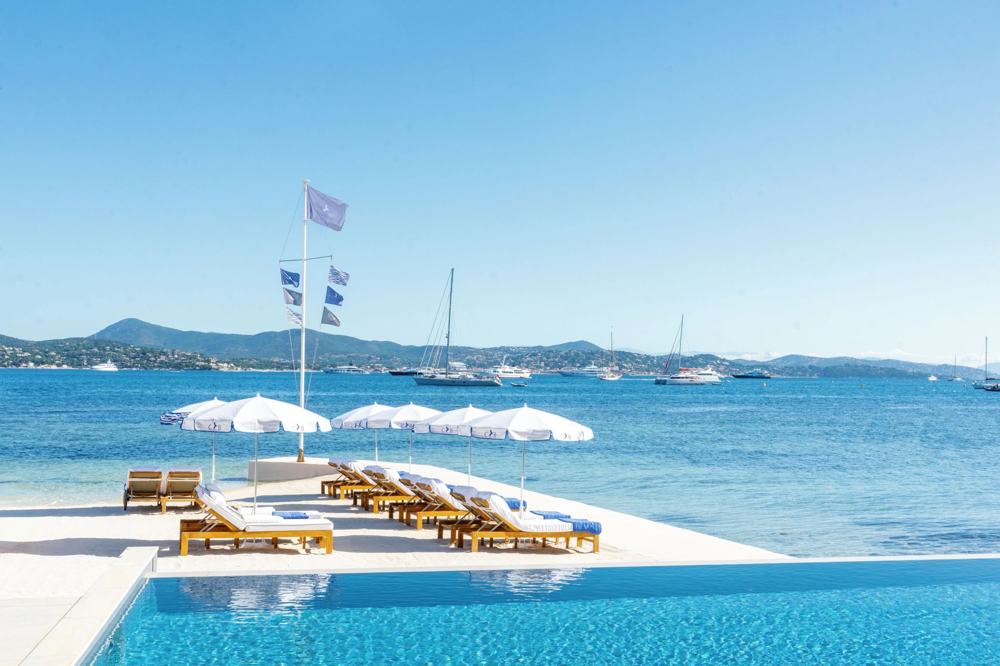 Piscina frente mar vista da piscina – piscina vista mar – praia privativa