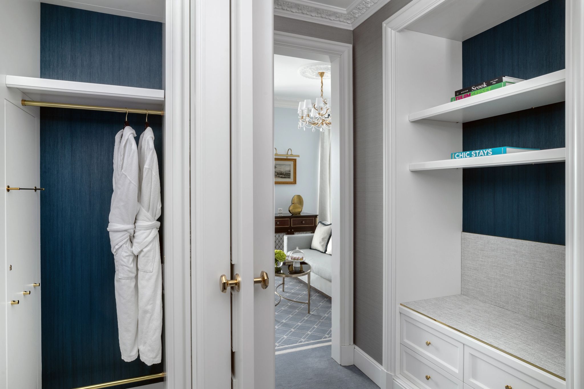 Deluxe Lake closet – amenidades de luxo – guarda-roupa