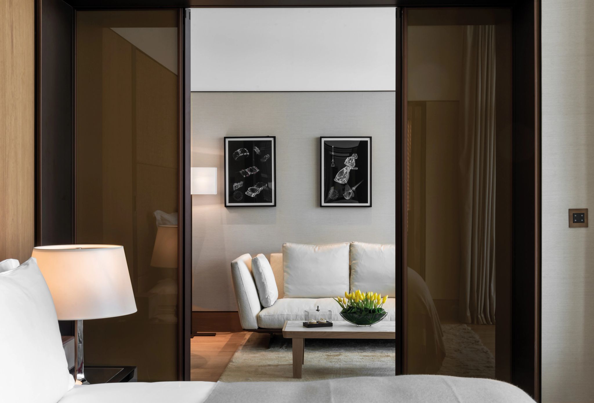 suite de luxo - vista skyline - luz natural