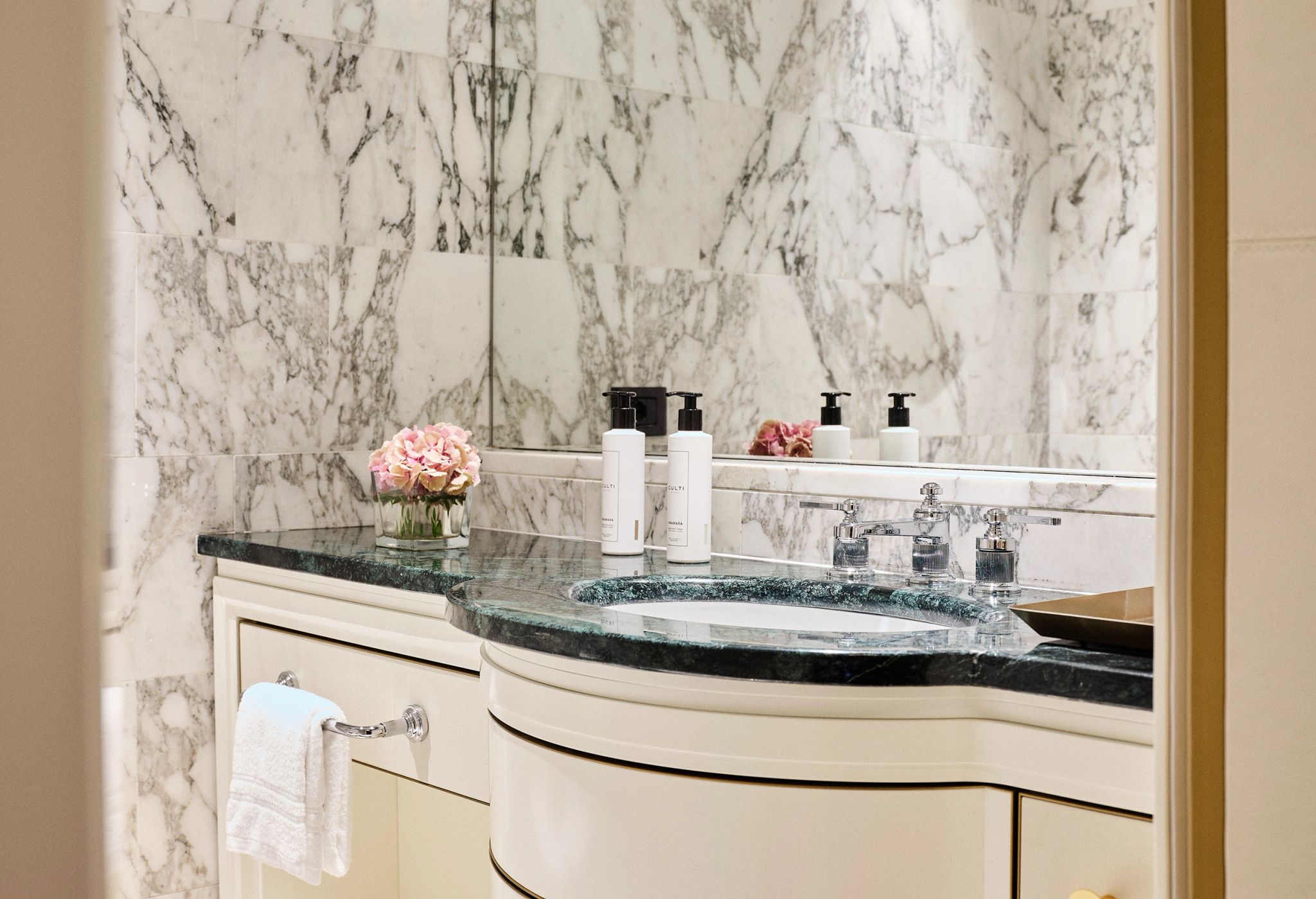 Executive Suite banheiro em marmore - amenidades de hotel - produtos de banho