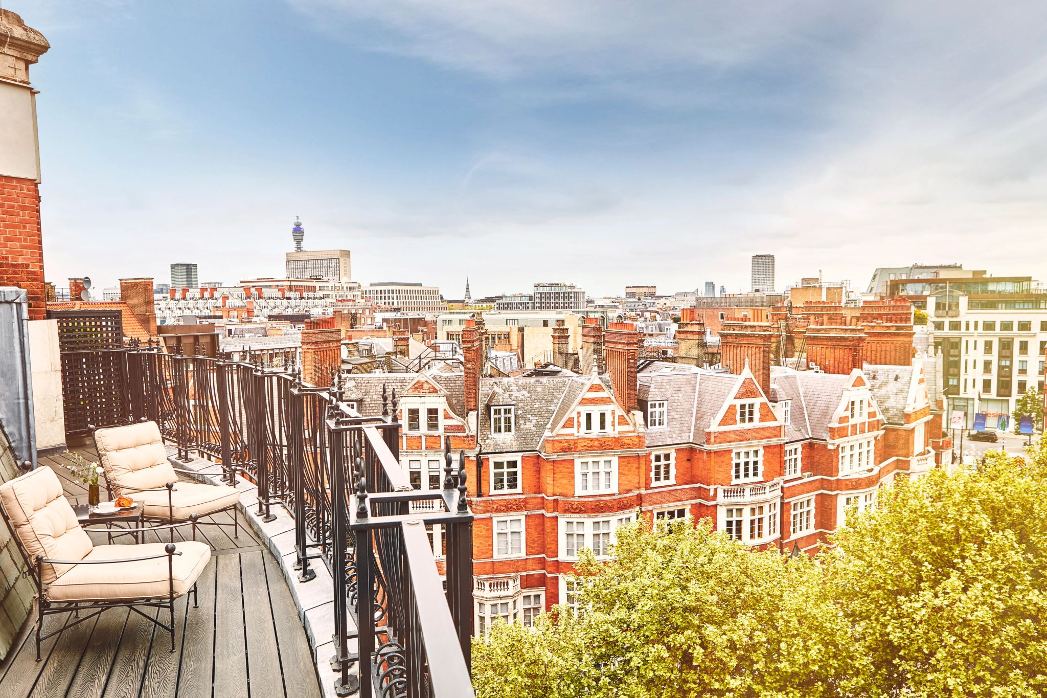 Eagle´s Lodge terraço privativo - terraço mobiliado - suite vista londres