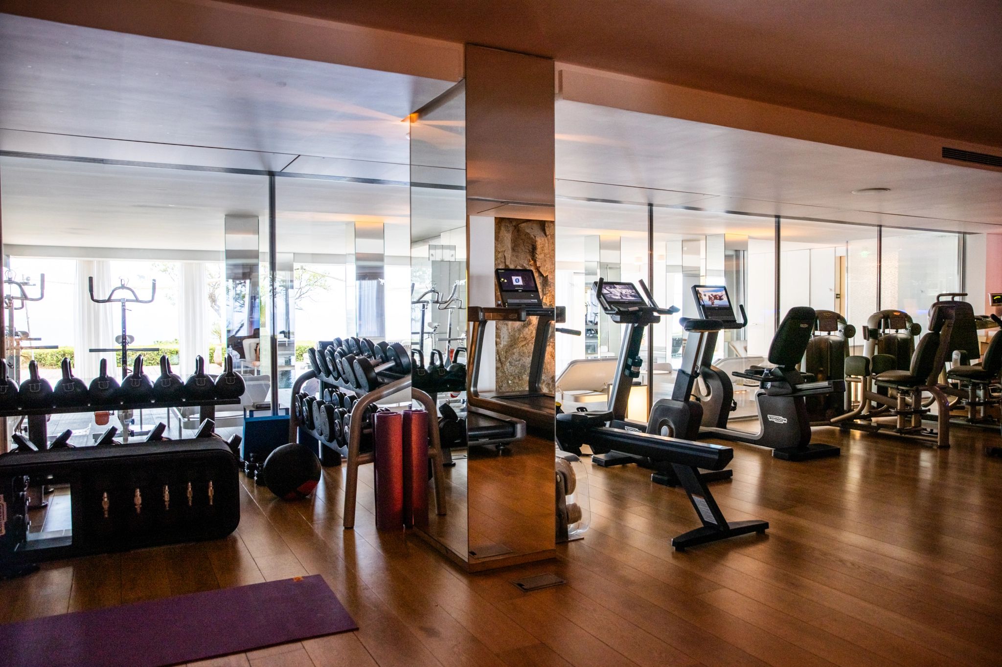 Academia do resort academia moderna - equipamentos de academia - espaço fitness