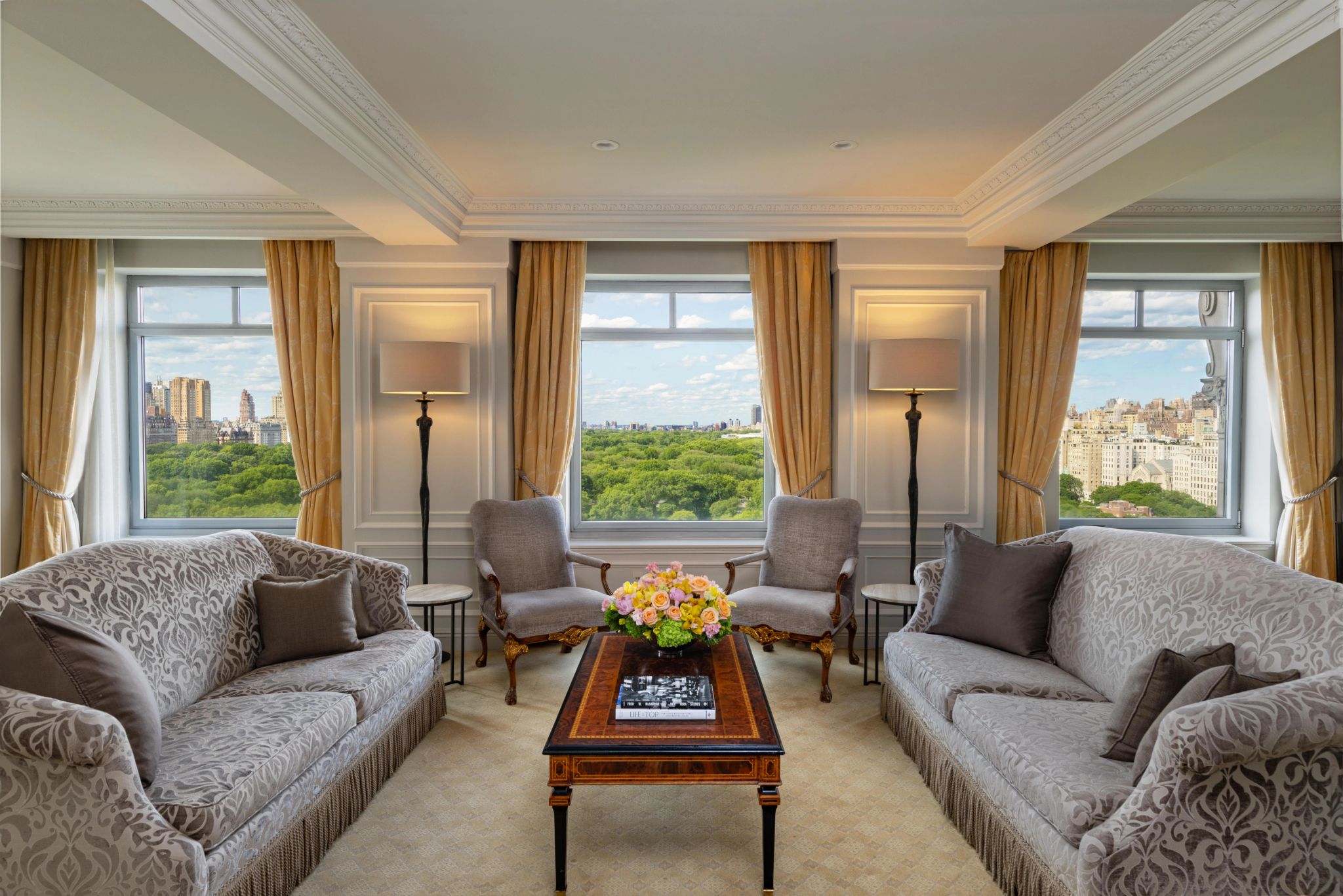 The Central Park Suite banheiro de luxo - banheira de imersao - decoracao de mármore