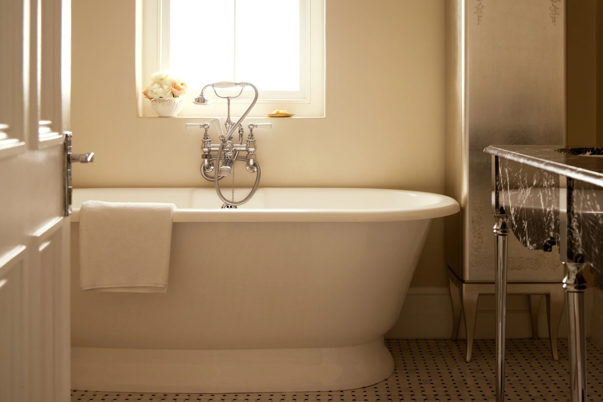 Honeysuckle Suite banheiro premium - banheira - banho de banheira