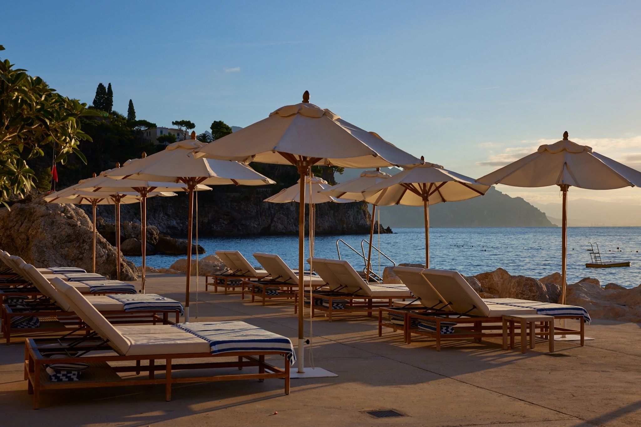 Marinella Beach Club  beach club - praia privativa - destino de praia