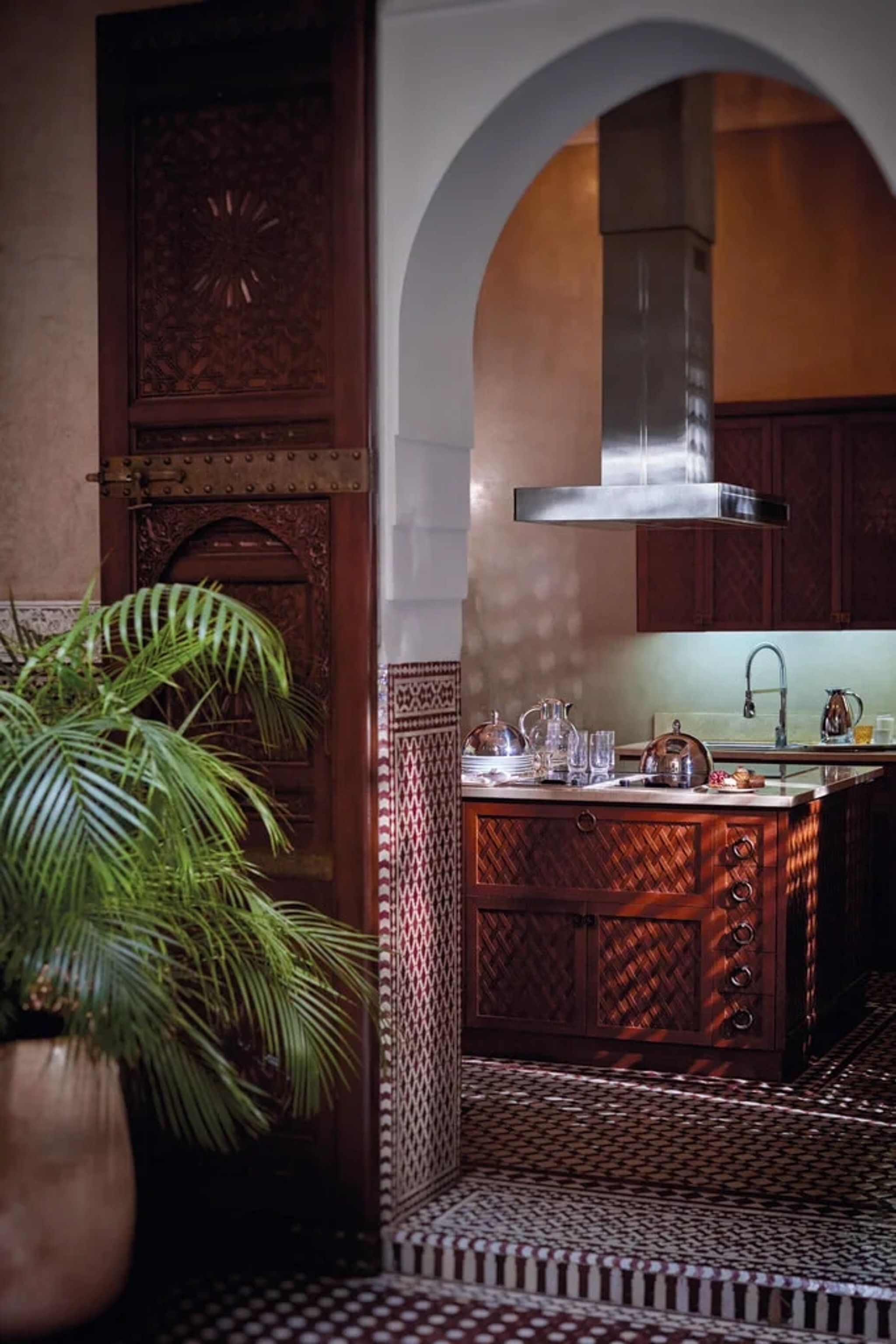 patio privilege riad - patio sombreado riad - patio marrakech zellige
