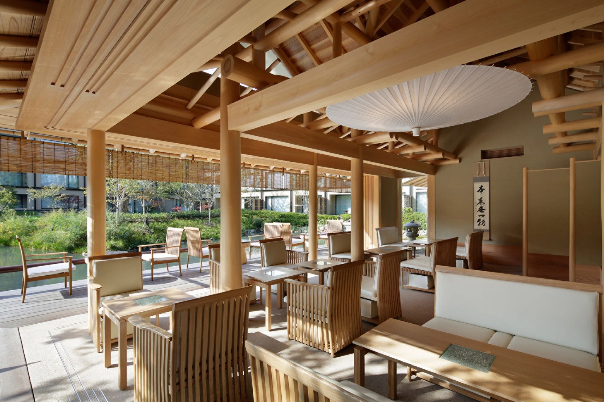 Fuju culinaria local – culinaria japonesa - decoraçao em madeira