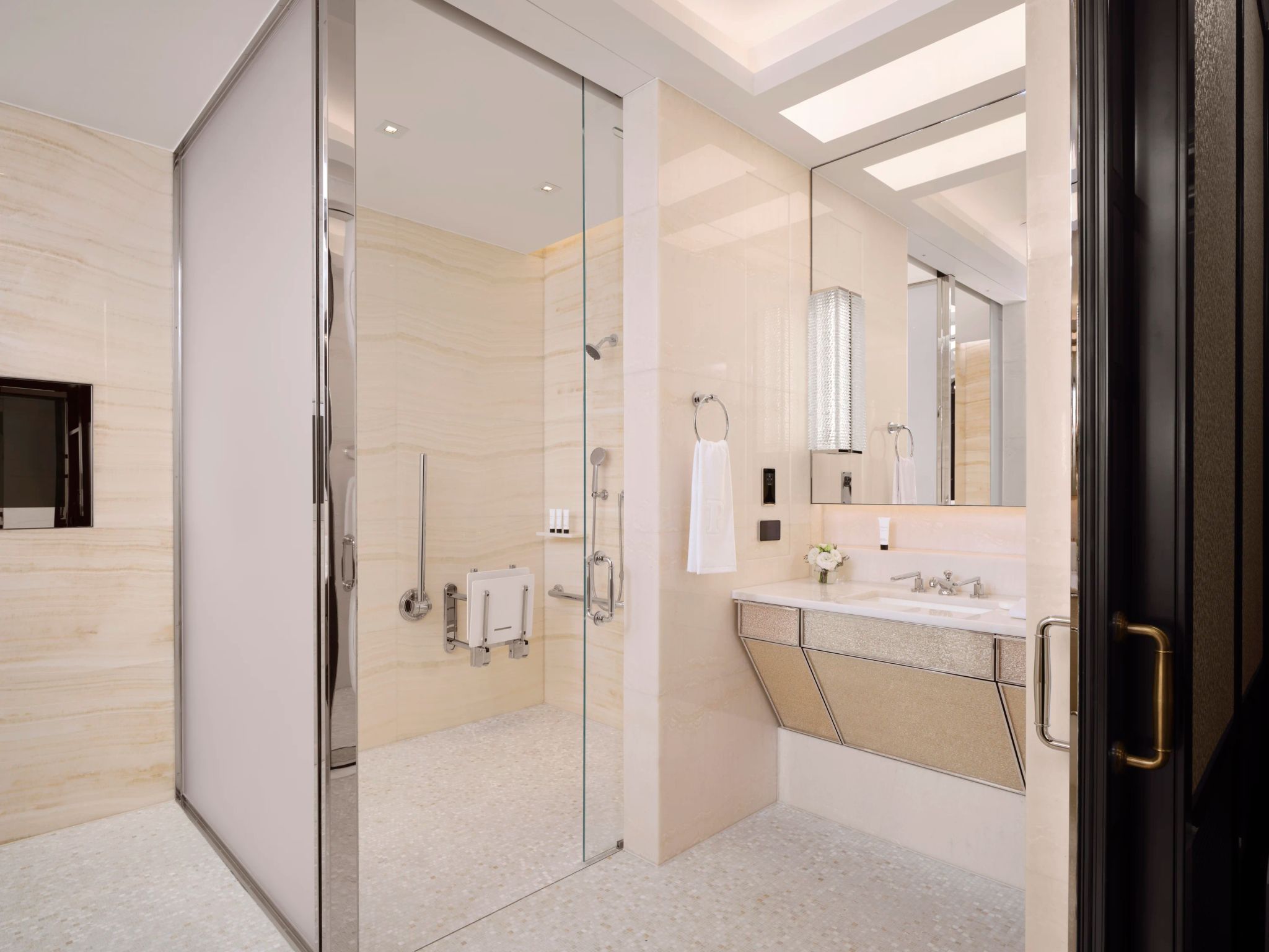 banheiro quarto premier – banheiro de marmore – banheira