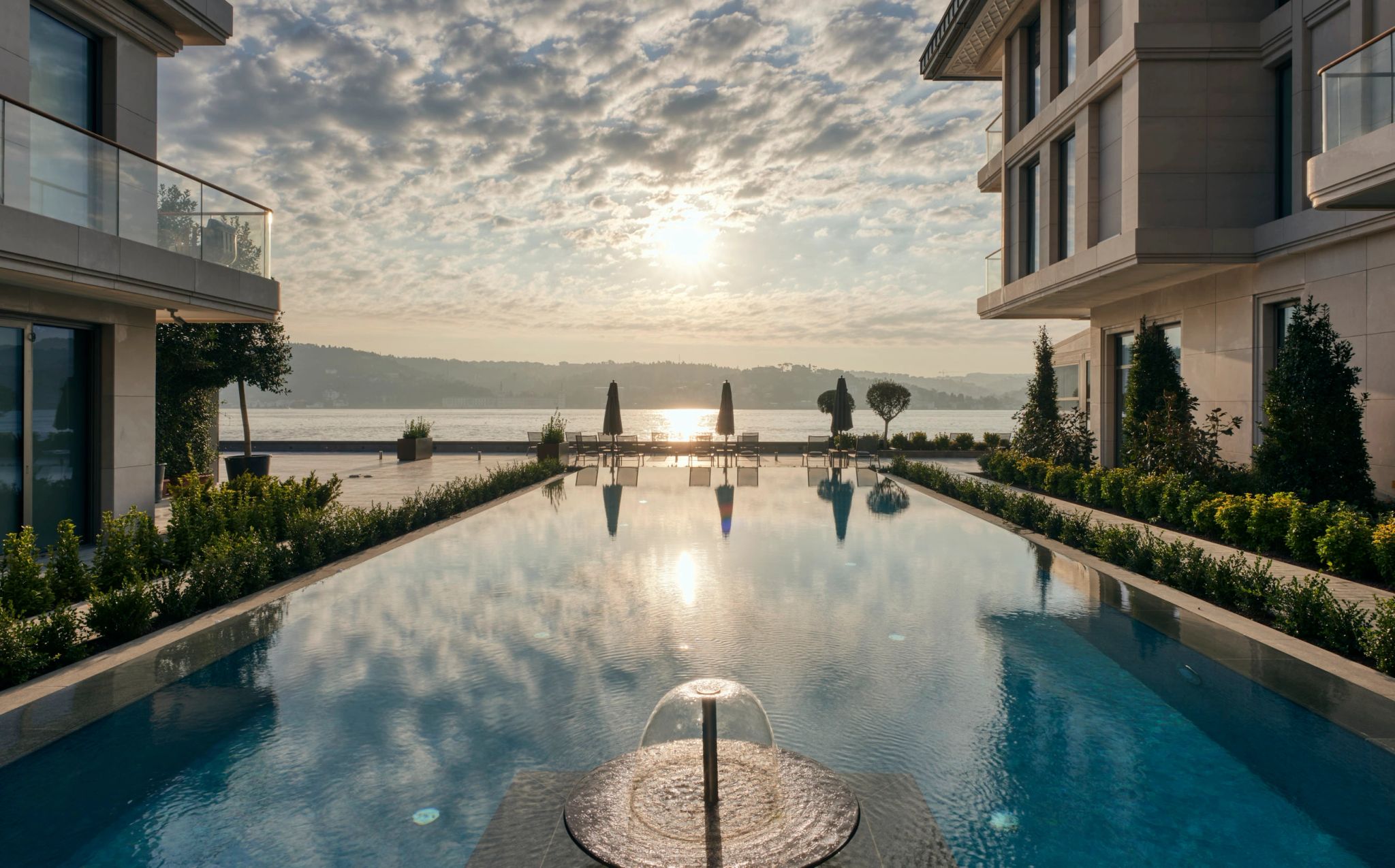 Piscina externa piscina externa - hotel com piscina - piscina ao ar livre