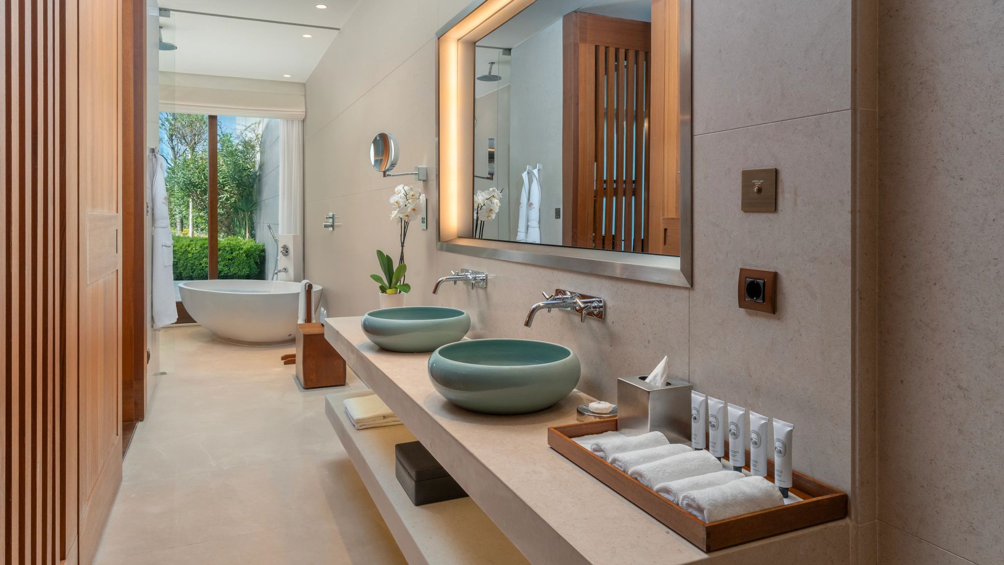 Garden View King banheiro casal - pia dupla - banheiro moderno