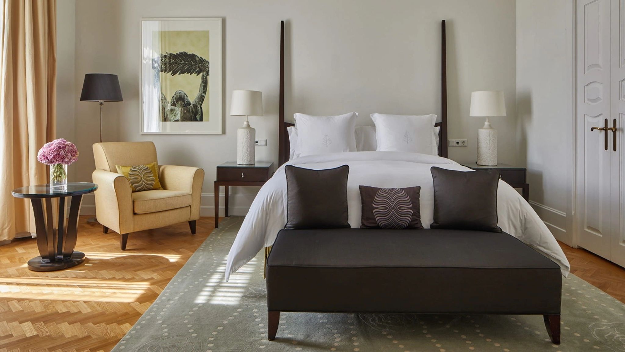 Chain Bridge Suite signature suite - suite casal - cama king - suite com sala
