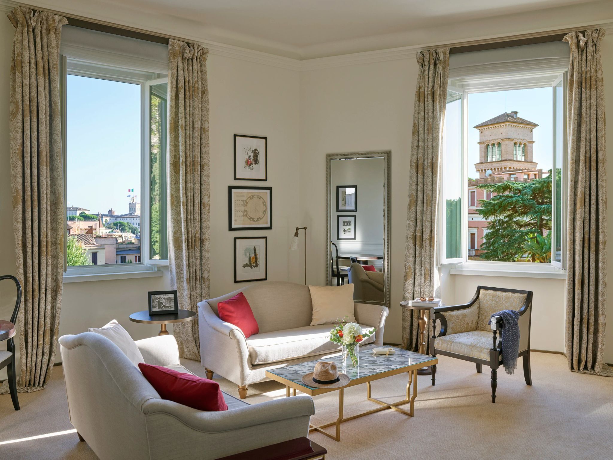 sala de estar - suite com sala - detalhes classicos - suite com vista - vista panoramica roma