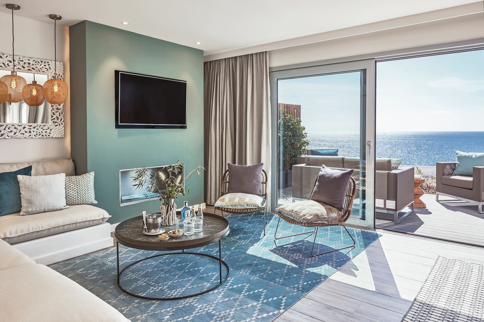 suite duplex - sala de estar grande - vista mar