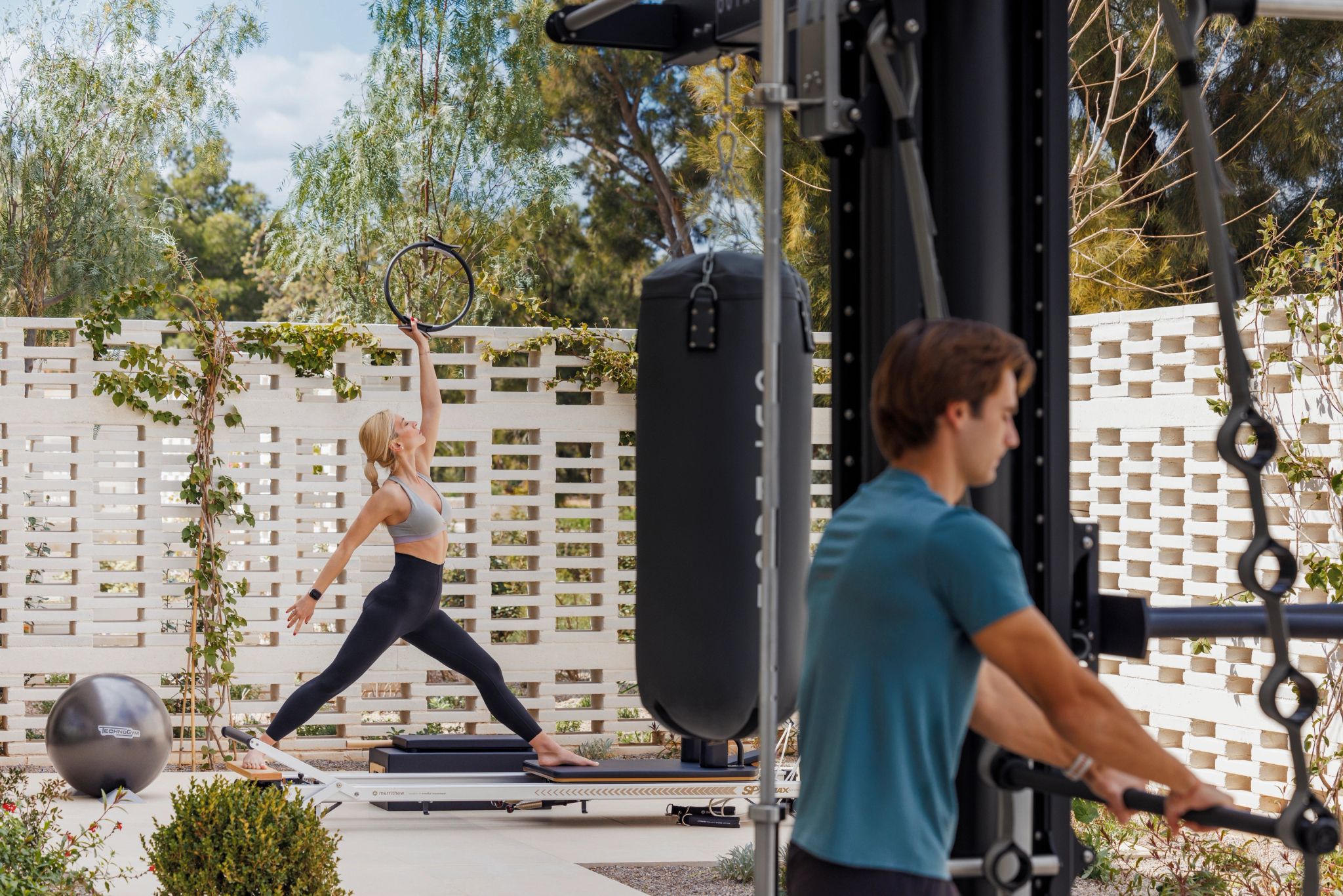 Atividade Física exercicio ao ar livre – yoga – hotel bem-estar